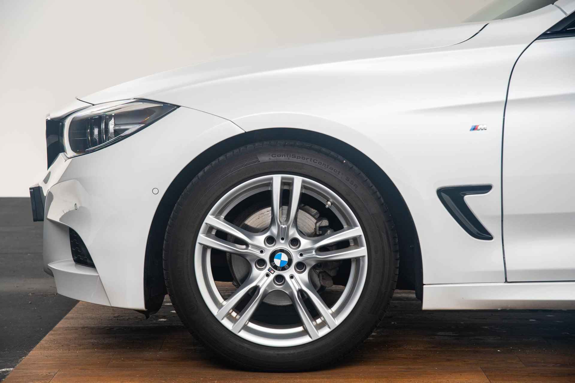 BMW 3-serie Gran Turismo 320i High Executive Edition M Sportpakket - Panoramadak - Driving en Park assistant - Achteruitrijcamera - Head-up Display - HIFI System - Stoelverwarming - 6/42