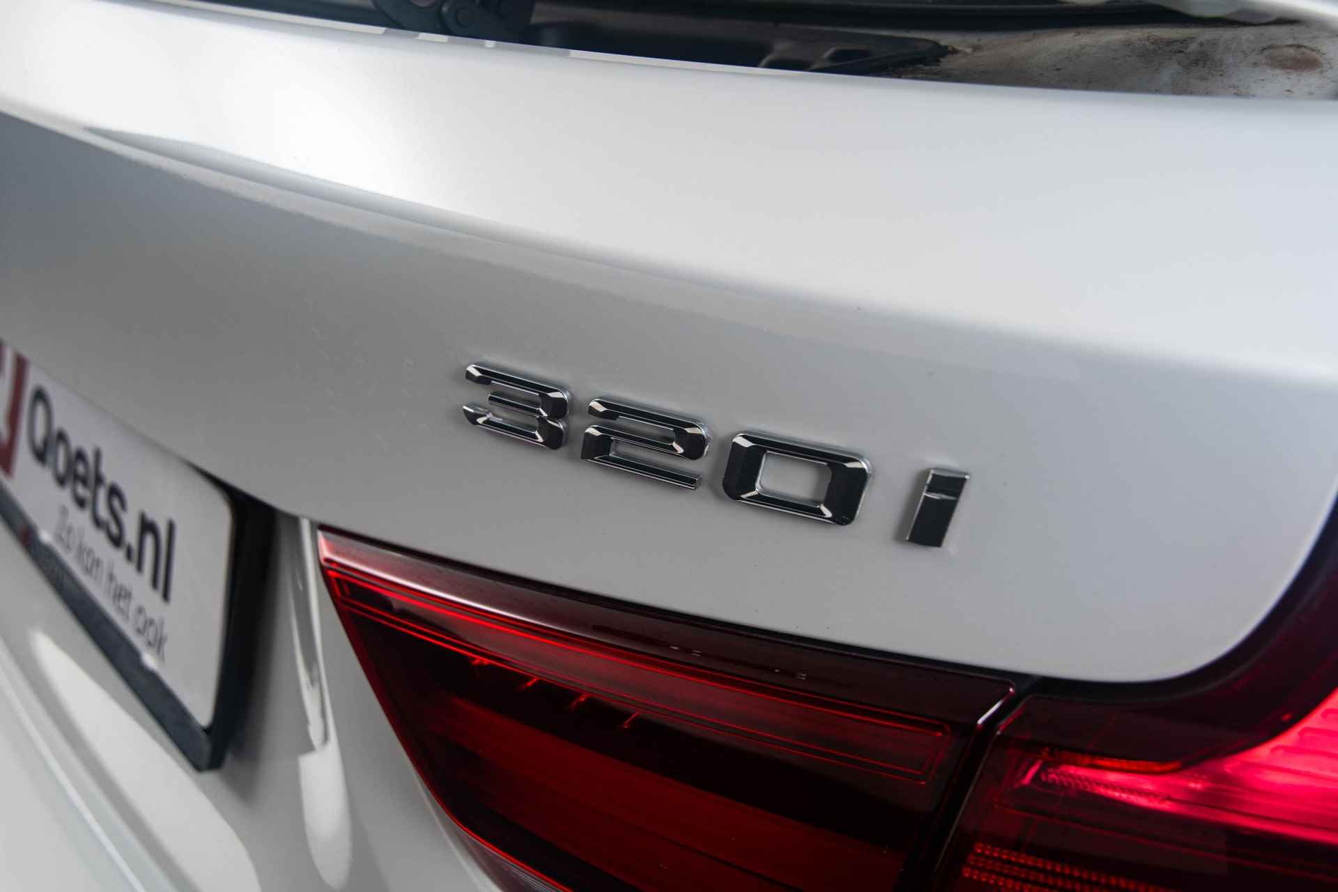 BMW 3-serie Gran Turismo 320i High Executive Edition M Sportpakket - Panoramadak - Driving en Park assistant - Achteruitrijcamera - Head-up Display - HIFI System - Stoelverwarming - 19/42