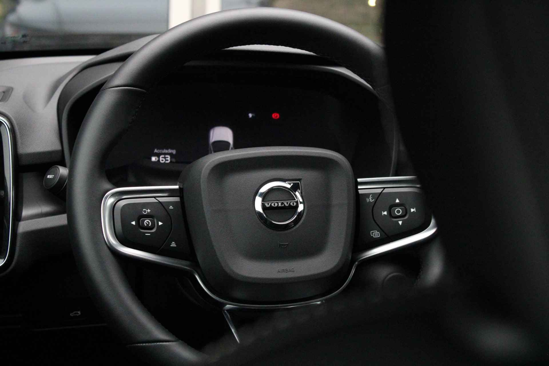 Volvo C40 Recharge Plus | Warmtepomp | Panoramadak | Adaptive Cruise | Camera | Leder-Alcantara | Keyless | Stoel + Stuurverwarming | Veil - 27/40