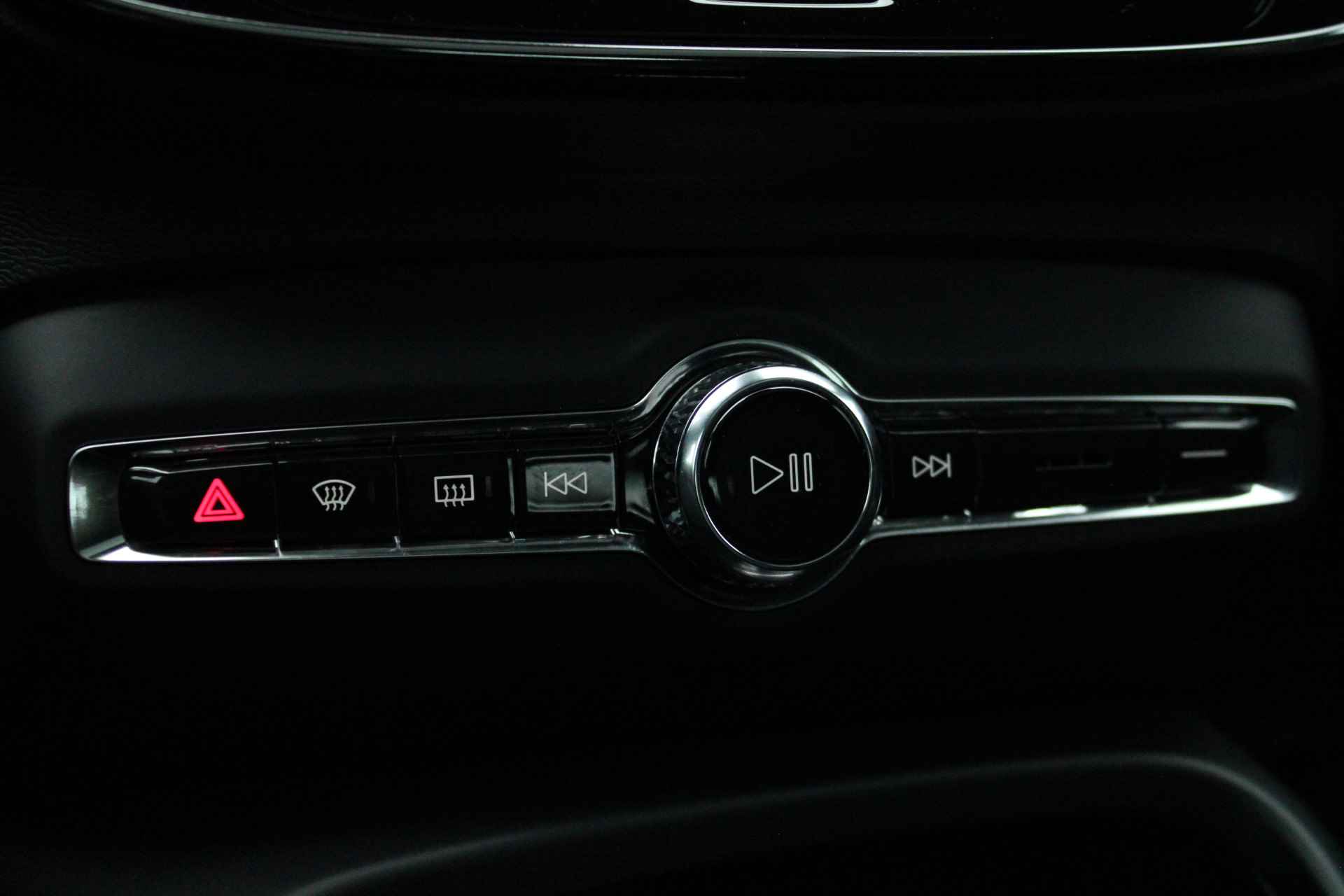 Volvo C40 Recharge Plus | Warmtepomp | Panoramadak | Adaptive Cruise | Camera | Leder-Alcantara | Keyless | Stoel + Stuurverwarming | Veil - 39/40