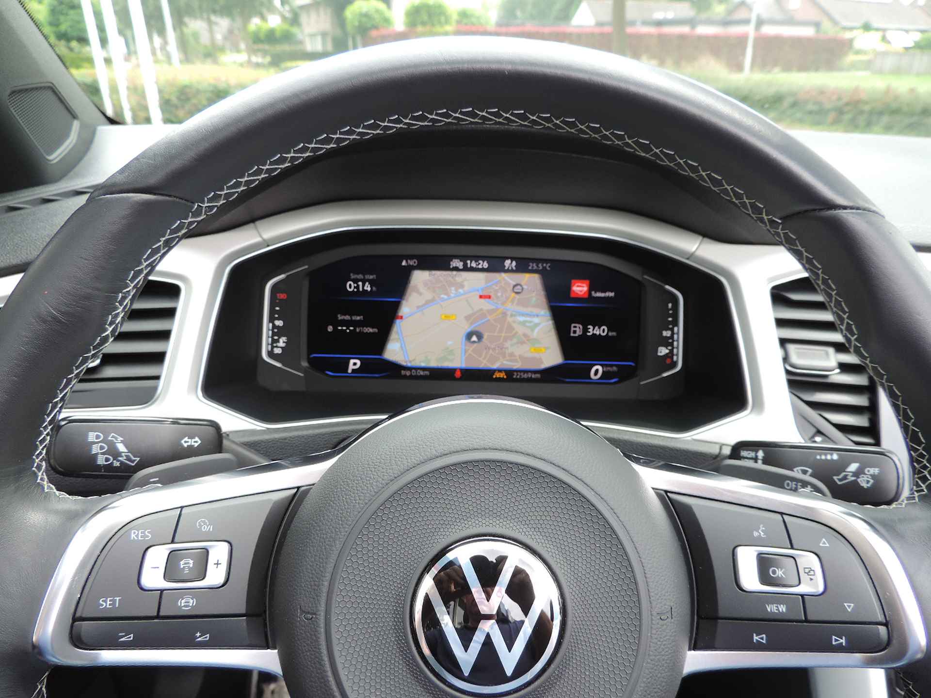 Volkswagen T-Roc Cabrio 1.5 TSI R-Line - ACC | Carplay | Nav | Camera | Blindspot | Parkeerass. | Trekh. afn. - 17/42