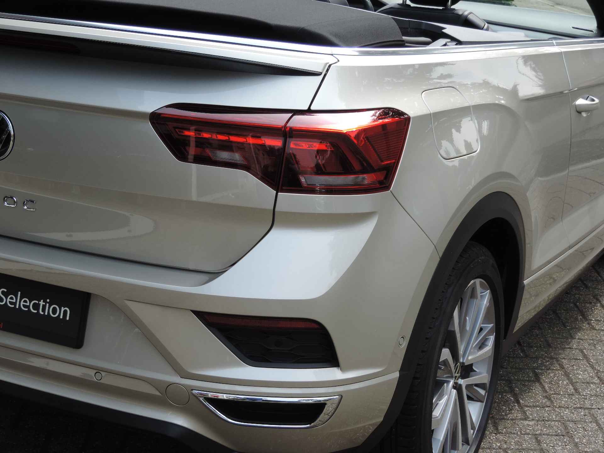 Volkswagen T-Roc Cabrio 1.5 TSI R-Line - ACC | Carplay | Nav | Camera | Blindspot | Parkeerass. | Trekh. afn. - 21/42