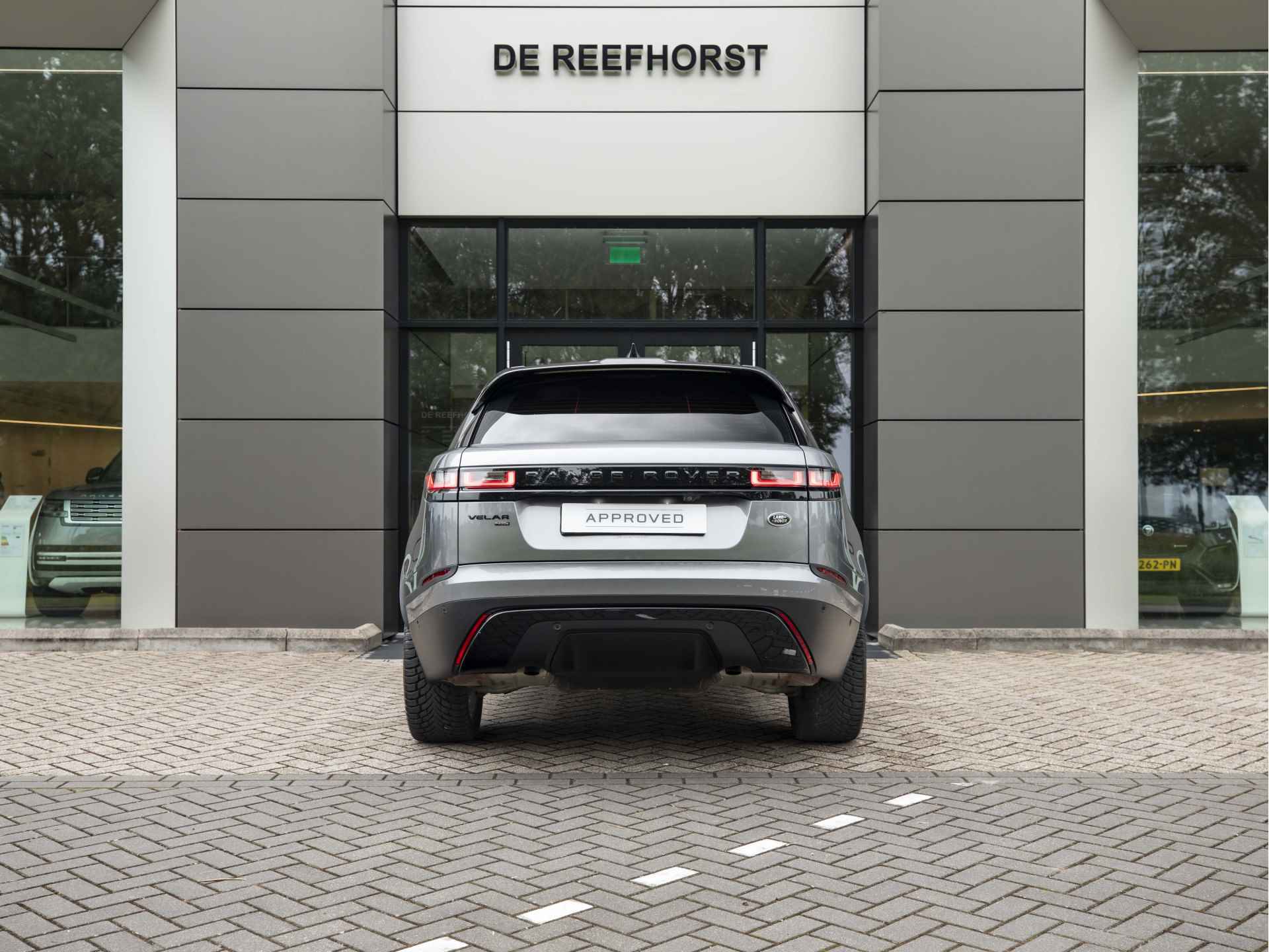 Land Rover Range Rover Velar P400e | 21 Inch Gloss Black | Black Pack | Black Contrast Roof - 7/54