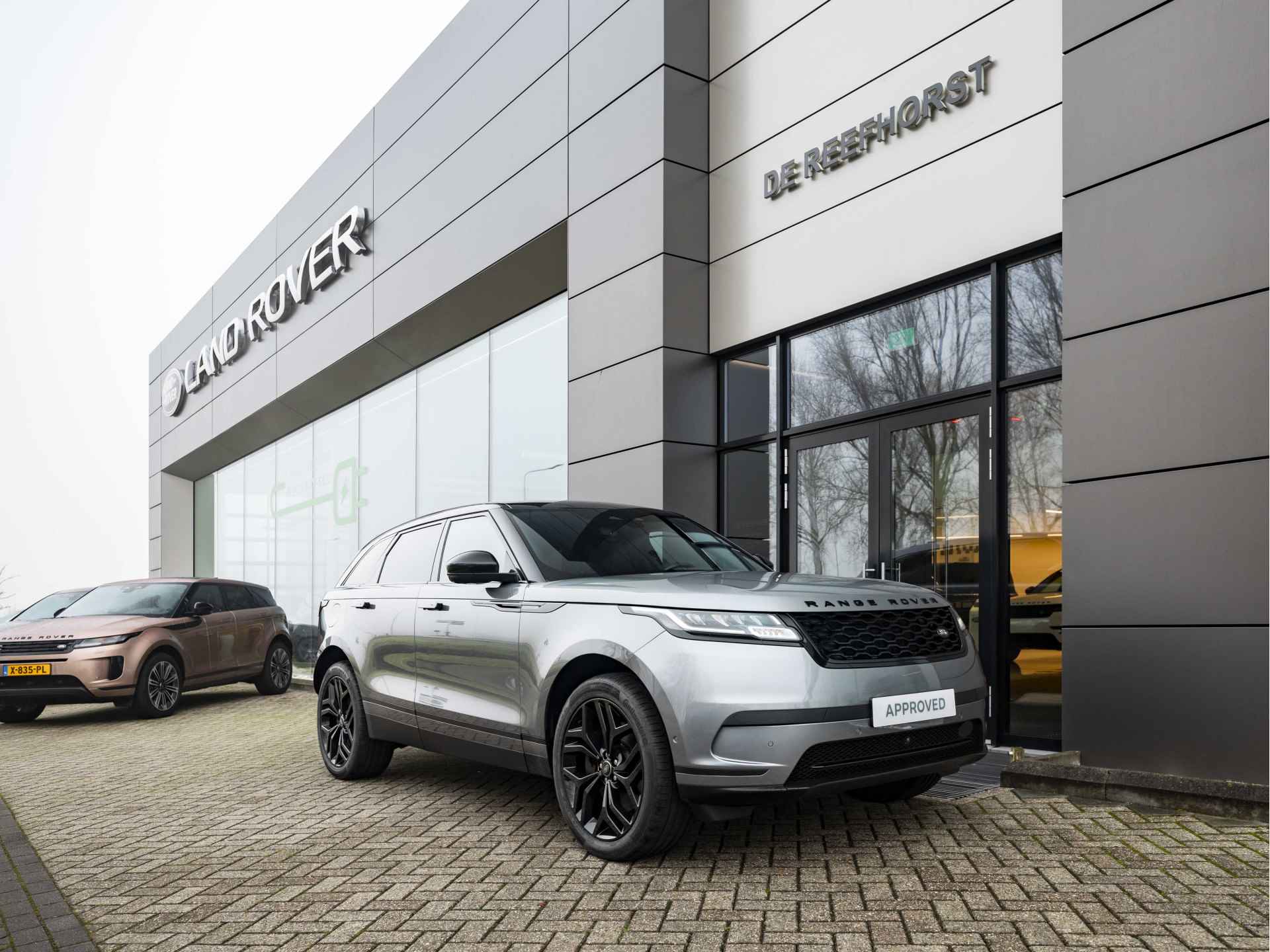 Land Rover Range Rover Velar P400e | 21 Inch Gloss Black | Black Pack | Black Contrast Roof - 12/54