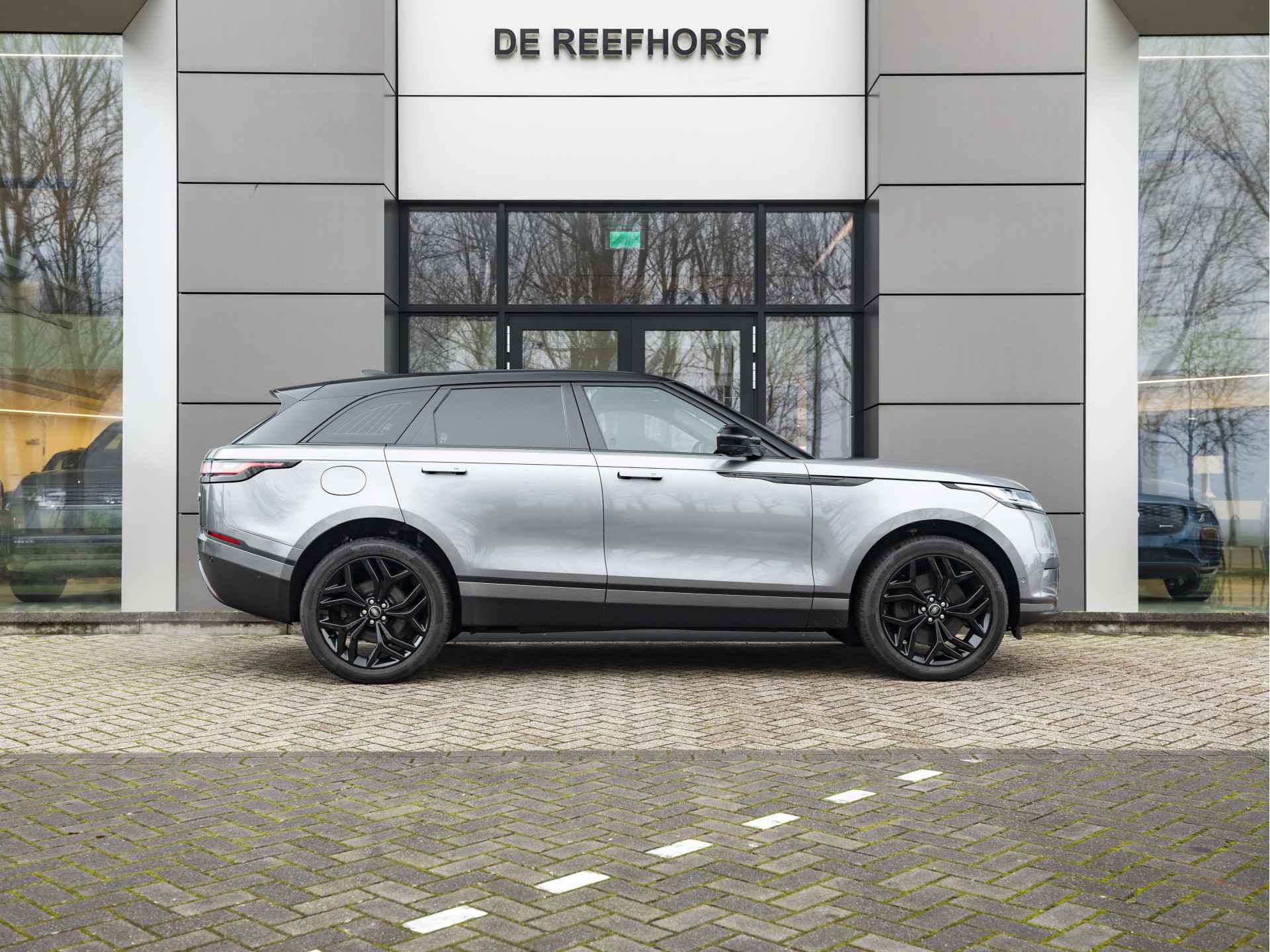 Land Rover Range Rover Velar P400e | 21 Inch Gloss Black | Black Pack | Black Contrast Roof - 13/54