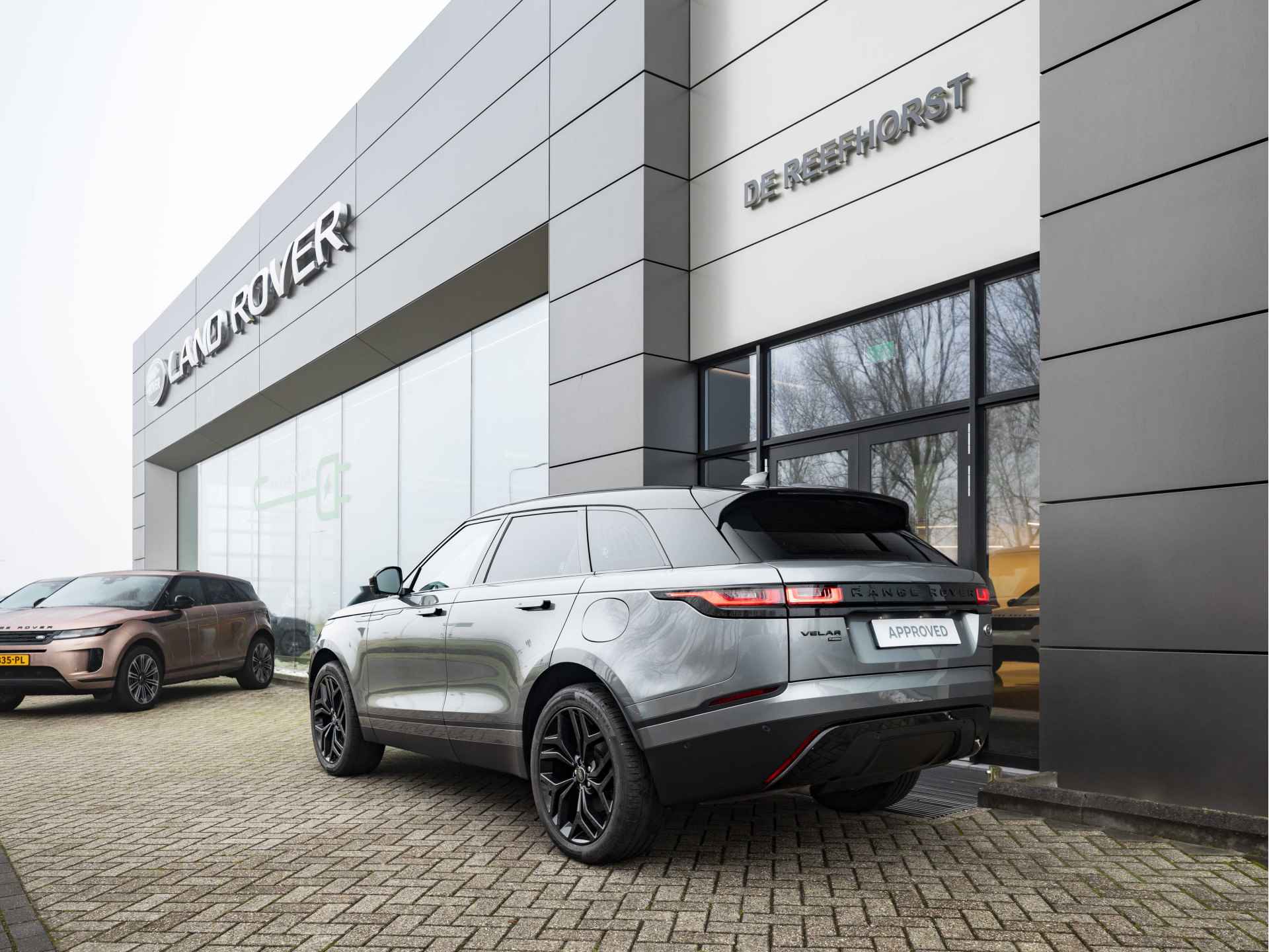 Land Rover Range Rover Velar P400e | 21 Inch Gloss Black | Black Pack | Black Contrast Roof - 14/54