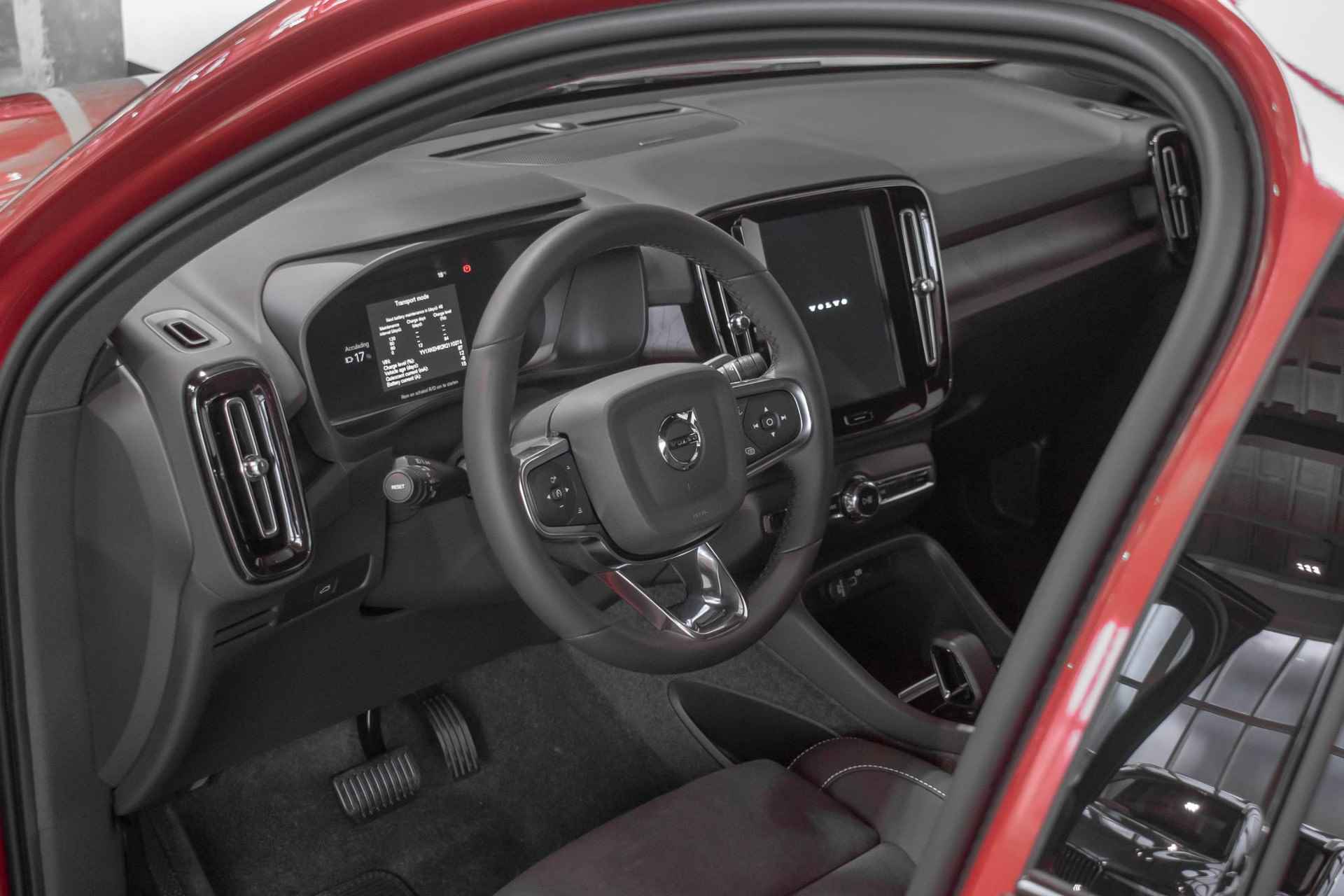 Volvo C40 Single Motor Extended Range Ultimate 82 kWh | 20" Lichtmetalen Wielen | Extra Getint Glas | Harman Kardon Premium Audio | Elektrisch Verstelbare Voorstoelen | 360° Camera | Panoramadak - 3/33