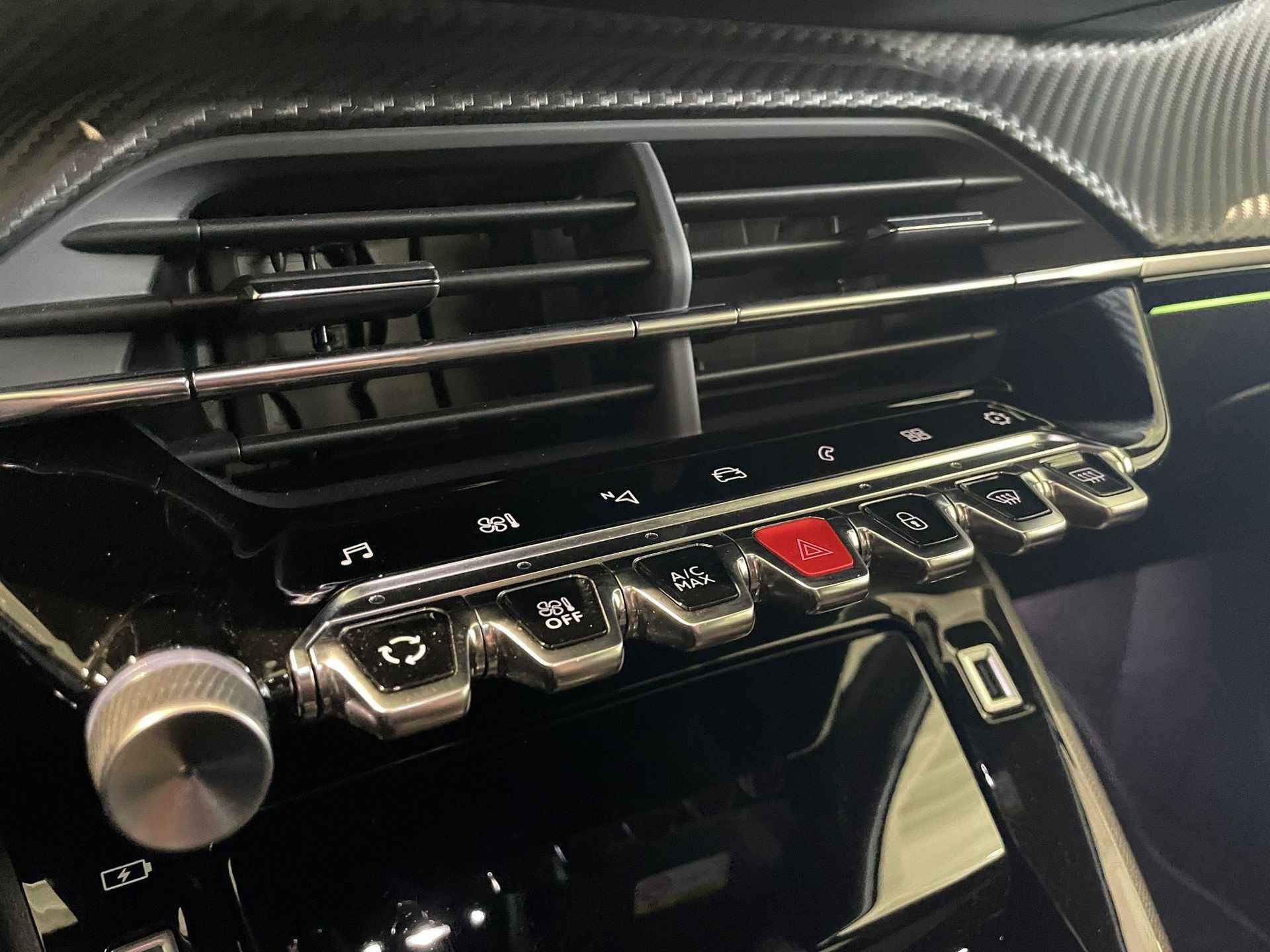 Peugeot 208 1.2 GT-Line | Navigatie | Camera | 17" Bicolor velgen - 13/31