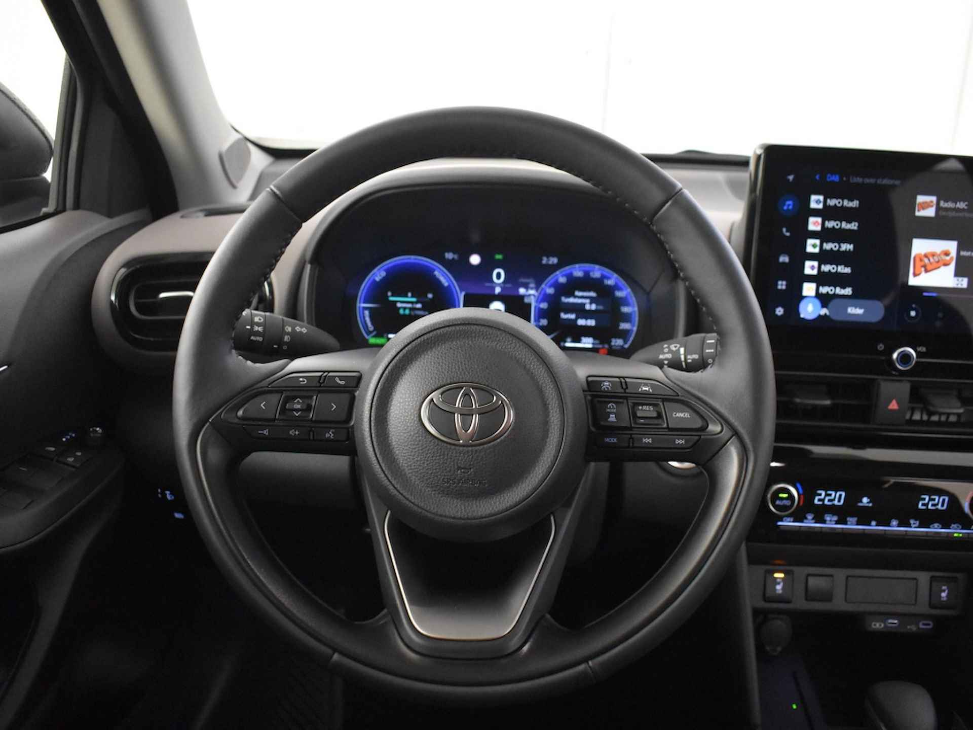 Toyota Yaris Cross 1.5 Hybrid 130 Executive | Stuur en Stoelverwarming | PDC V+A | - 17/28