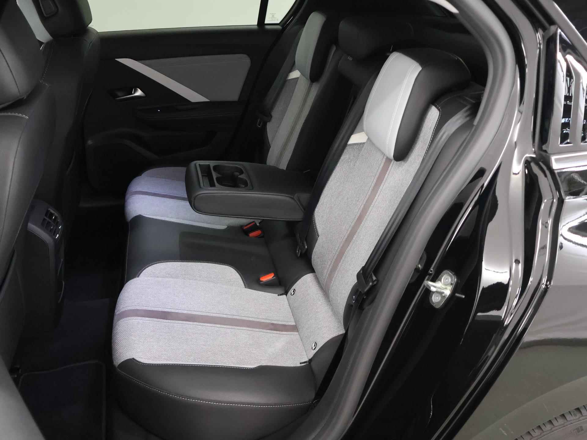 Opel Astra 1.2 Elegance | Comfortstoelen | Navigatie | Keyless |Parkeercamera | Climate Control | Adaptive Cruise Control | Dodehoekdetectie | - 12/38