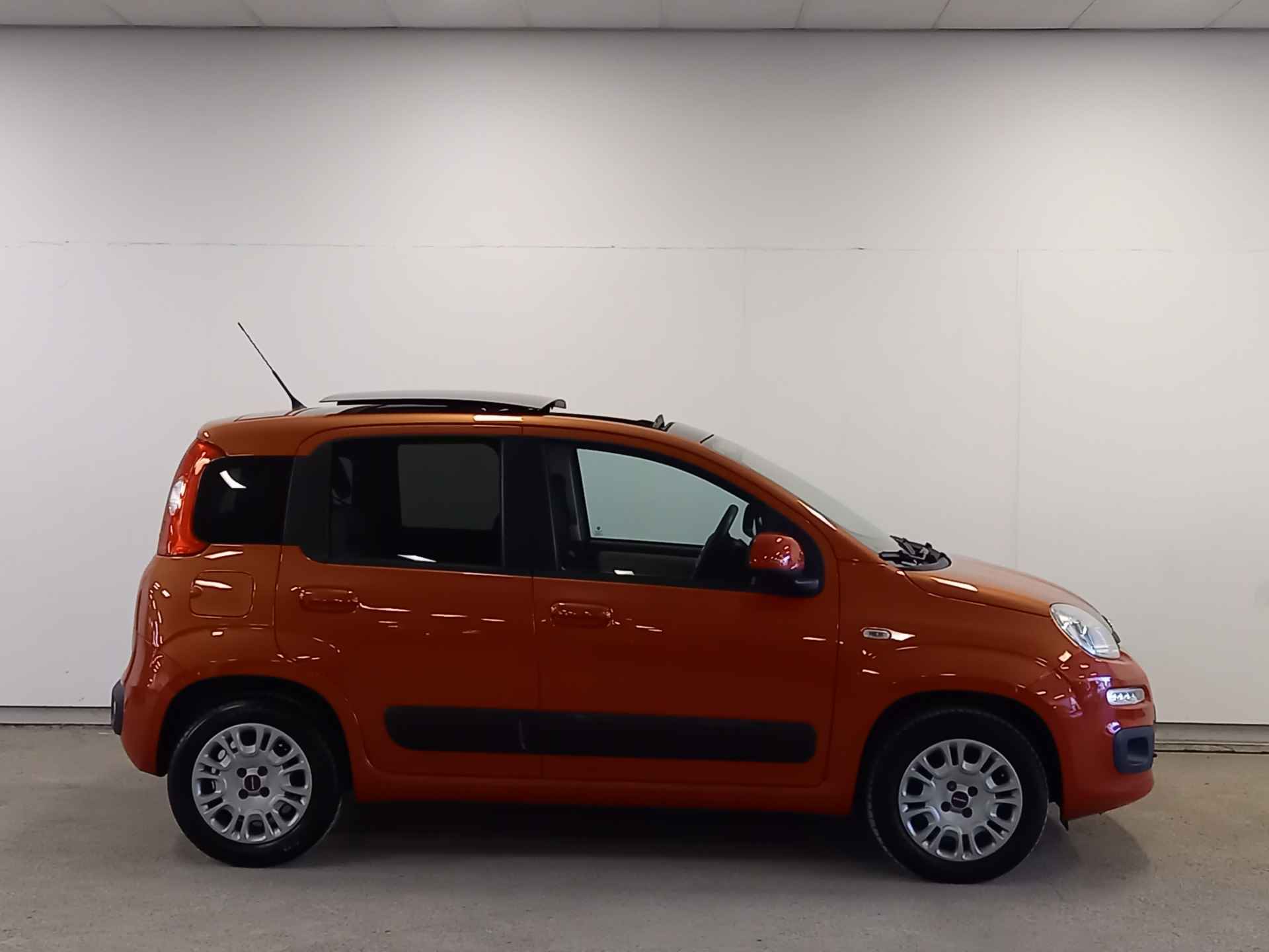 Fiat Panda 0.9 TwinAir Lounge **Lage km stand** - 12/16