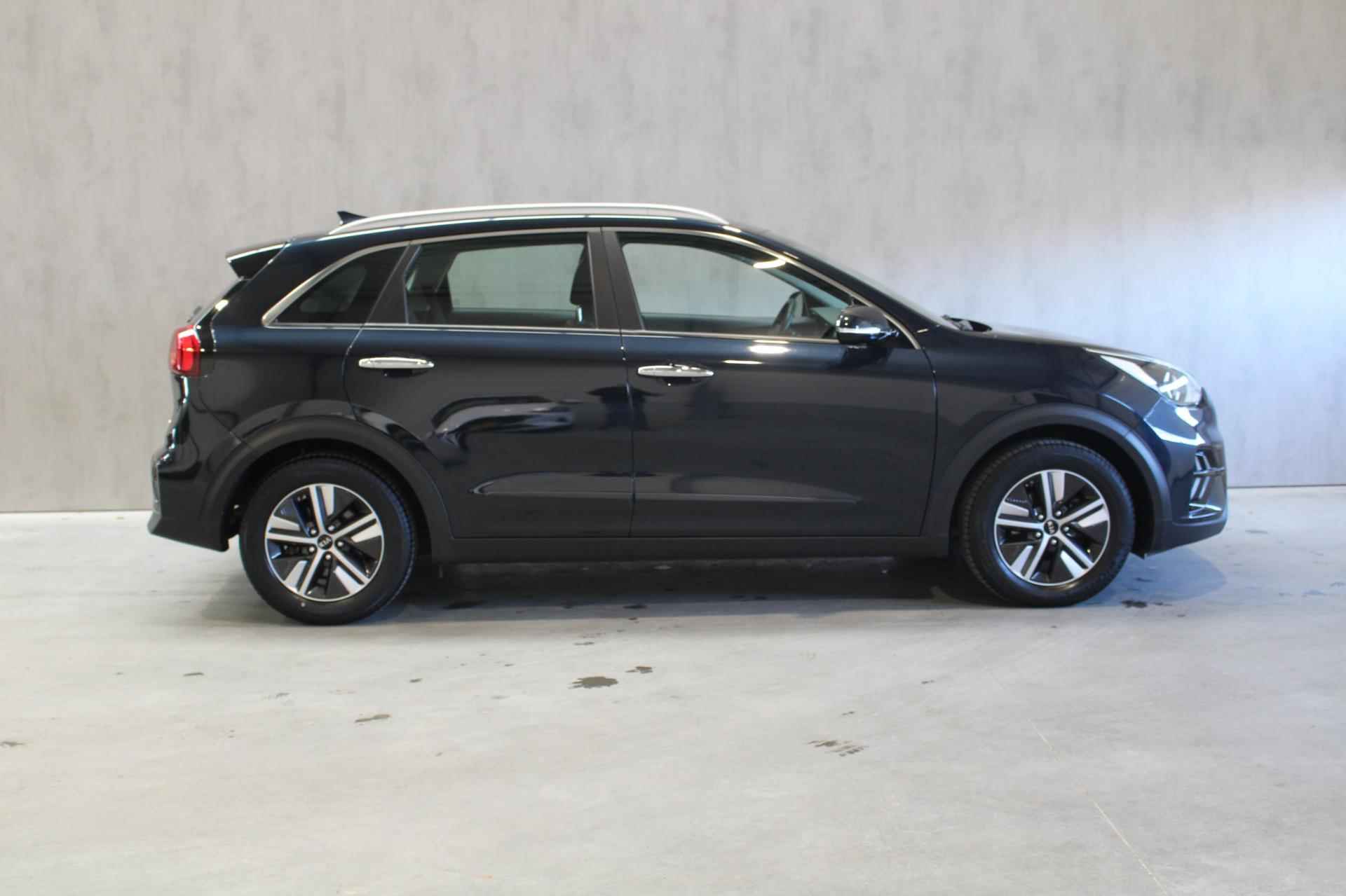 Kia Niro 1.6 GDi Hybrid DynamicLine Camera/Trekhaak/Rijklaar 12 maanden bovag - 16/17