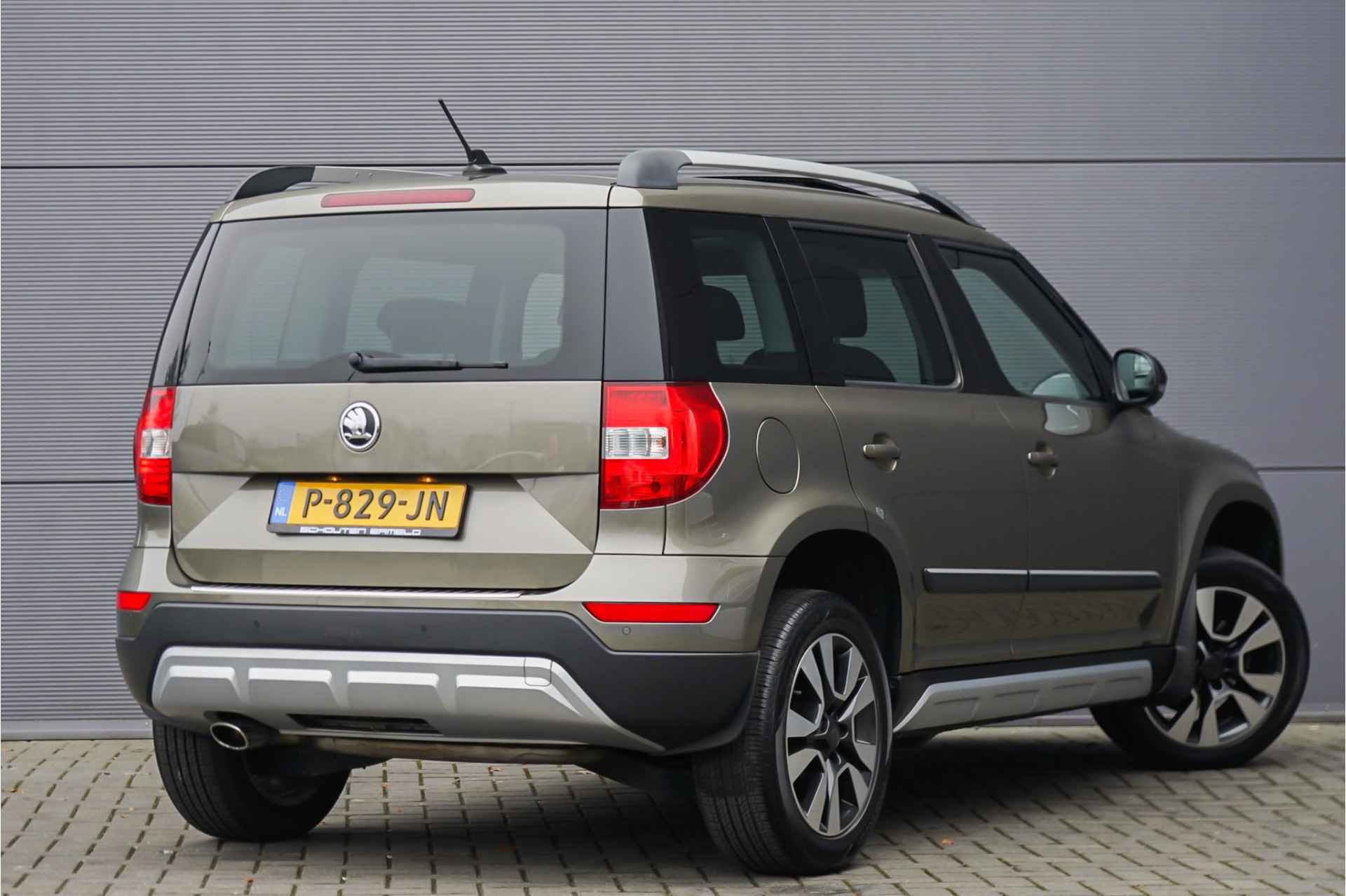 Škoda Yeti Outdoor 1.2 TSI Elegance Pano Trekhaak Cruise Stoelverwarming - 19/47