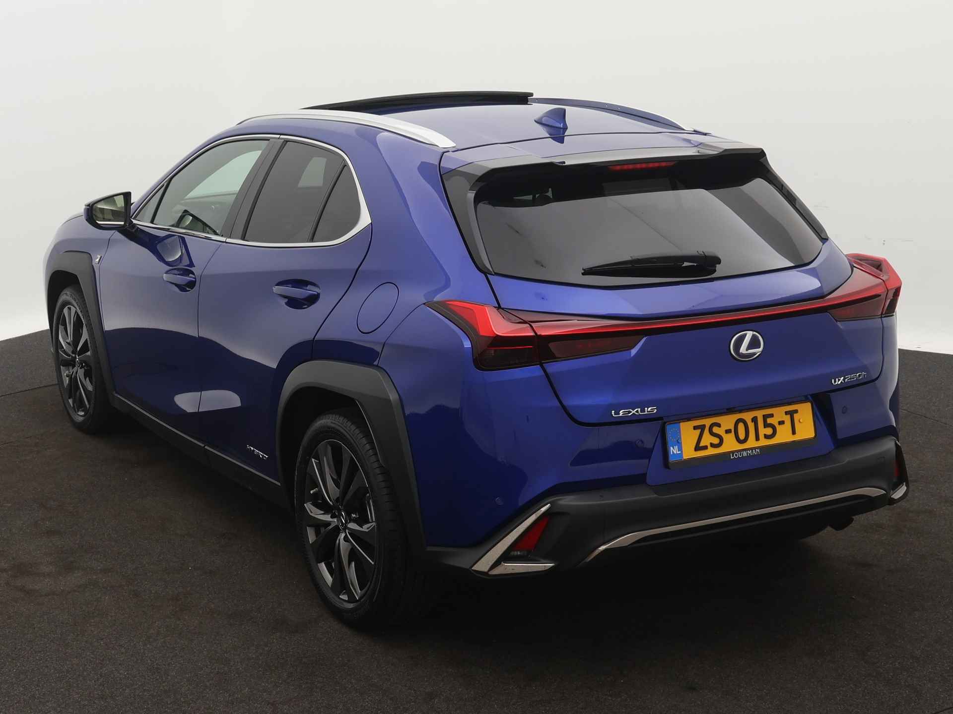 Lexus UX 250h AWD F Sport Premium | Schuif-/kanteldak | Dodehoekdetector | Stuur- en stoelverwarming | - 3/50