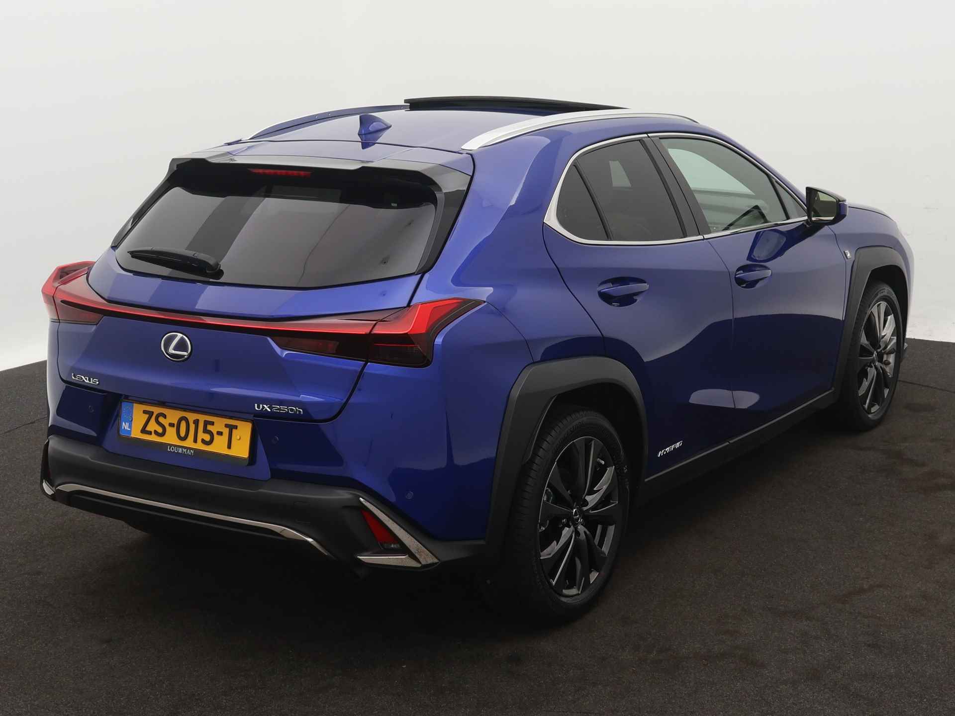 Lexus UX 250h AWD F Sport Premium | Schuif-/kanteldak | Dodehoekdetector | Stuur- en stoelverwarming | - 17/50