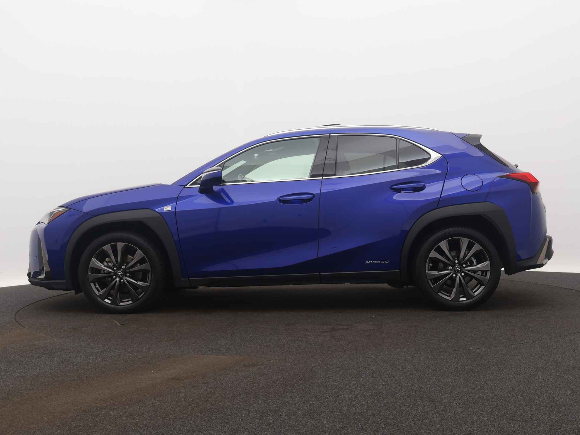 Lexus UX 250h AWD F Sport Premium | Schuif-/kanteldak | Dodehoekdetector | Stuur- en stoelverwarming | - 30/50