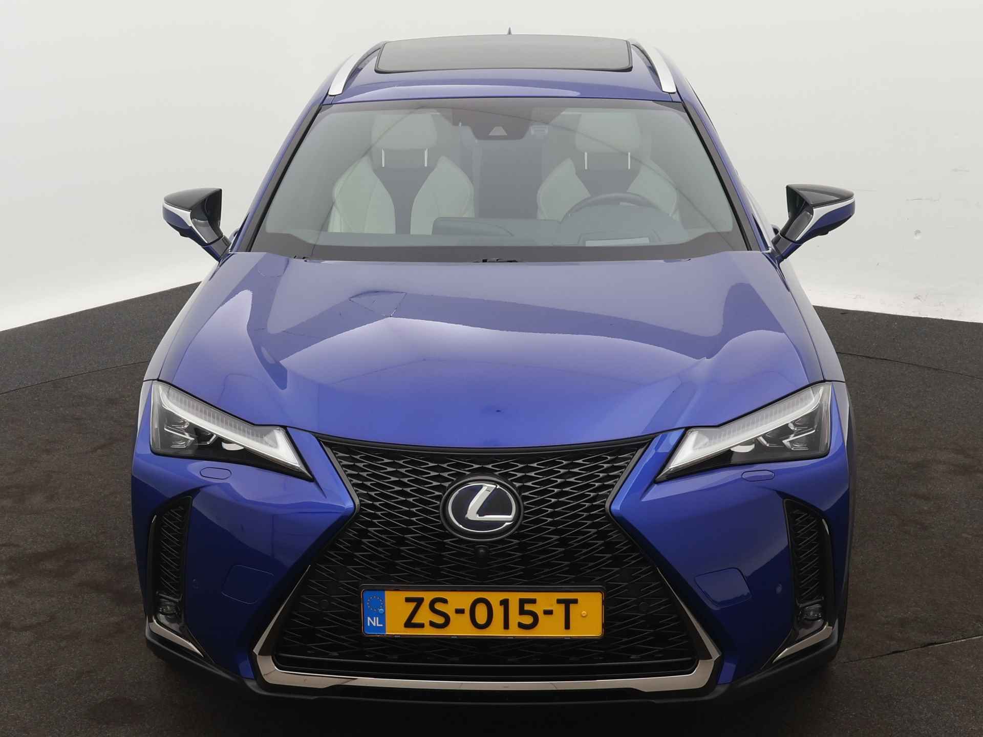 Lexus UX 250h AWD F Sport Premium | Schuif-/kanteldak | Dodehoekdetector | Stuur- en stoelverwarming | - 39/50