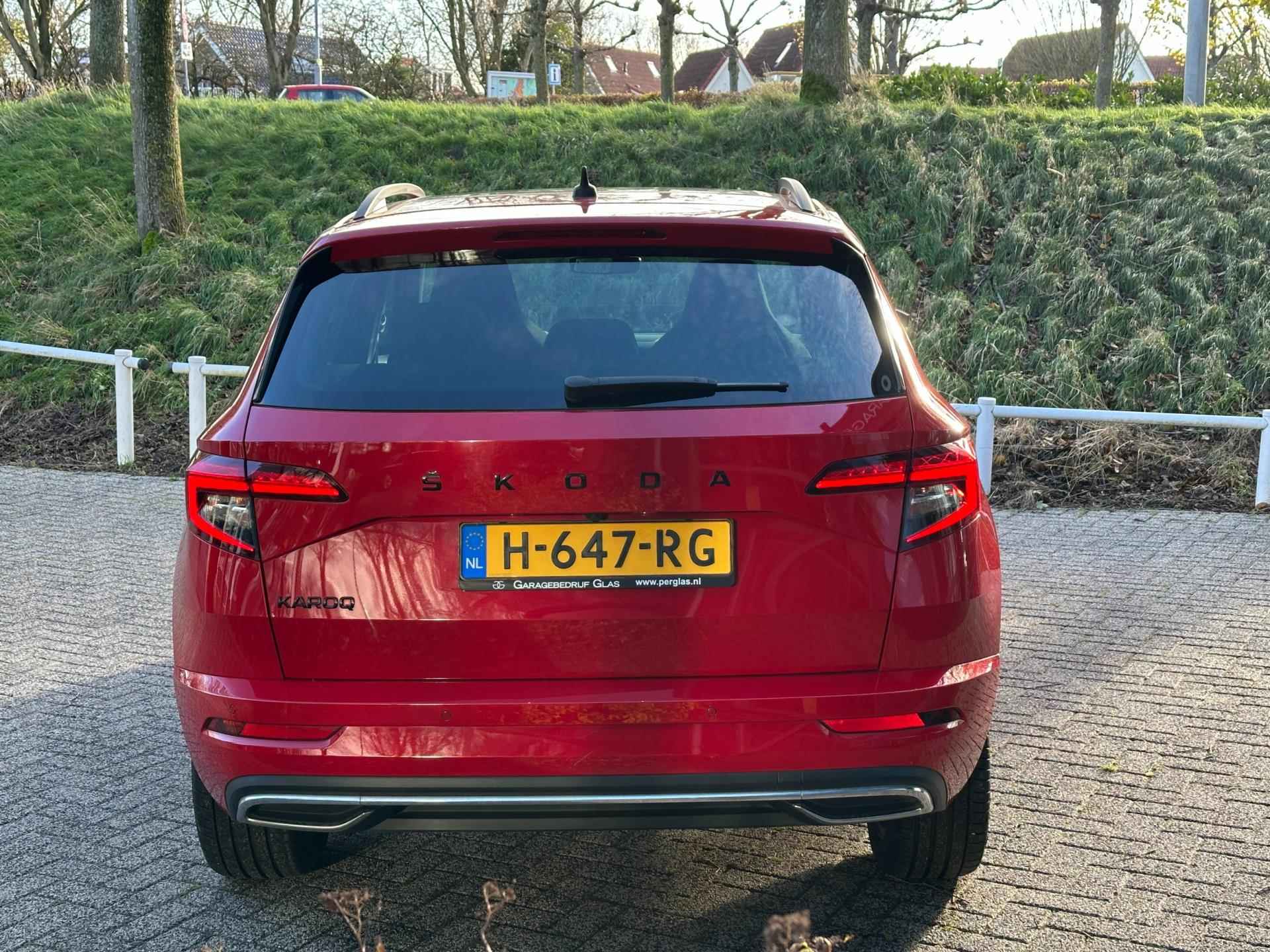 Skoda Karoq 1.5 TSI ACT 150 pk Sportline panormadak elek.achterklep - 4/44