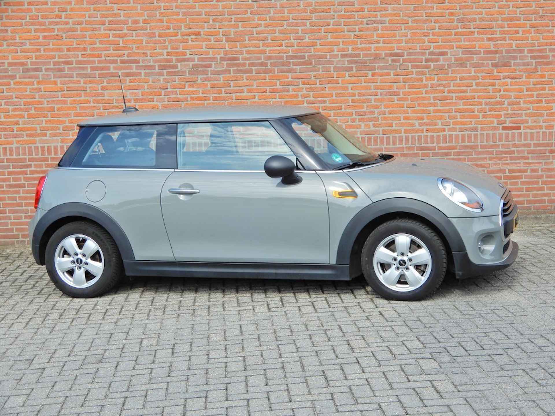 MINI One One Salt  AUTOMAAT navigatie - 23/24