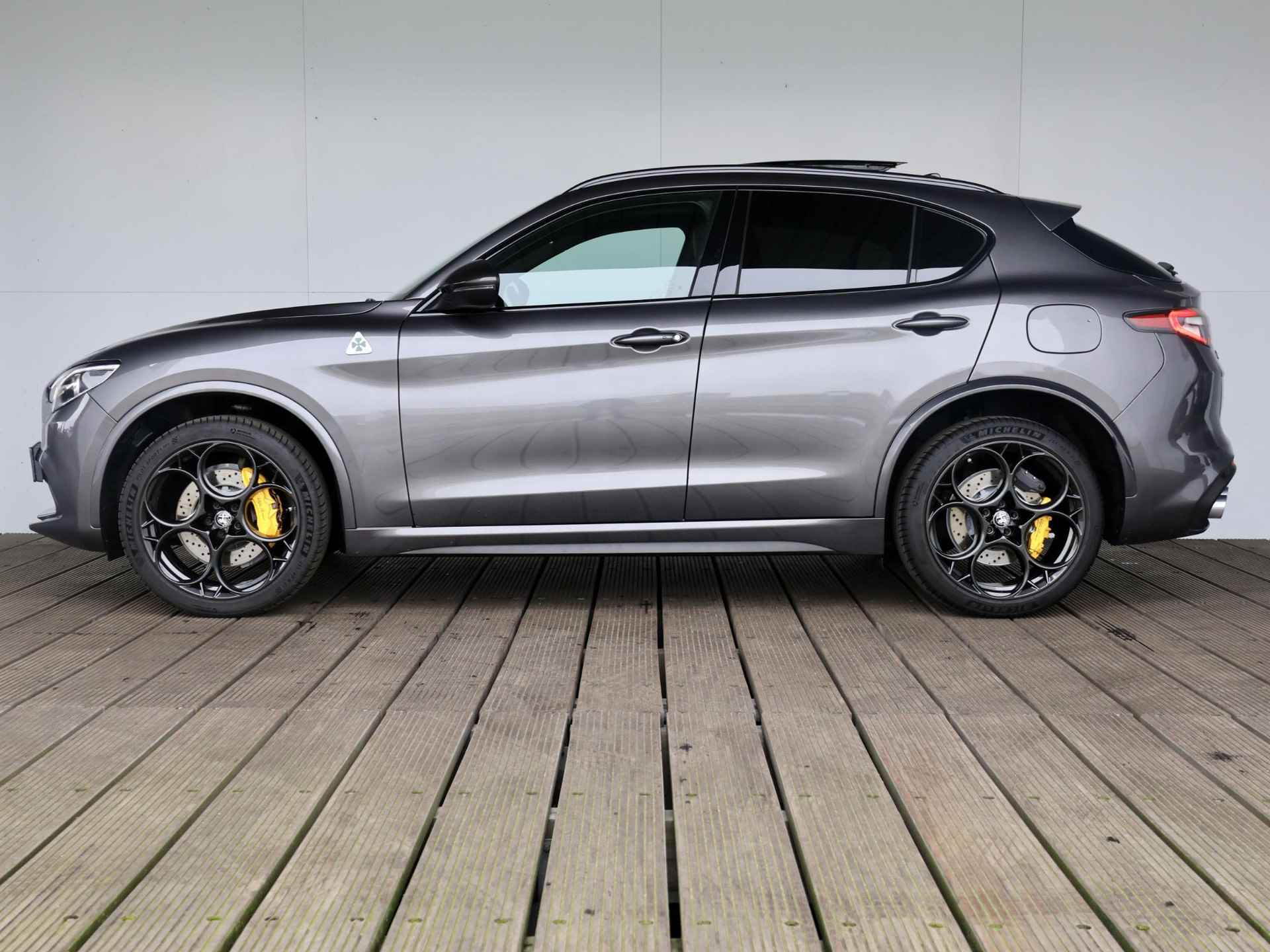 Alfa Romeo Stelvio 2.9 V6 AWD Quadrifoglio | 510 PK | Pano | Stoel- en stuurverwarming voor + achter | - 5/48