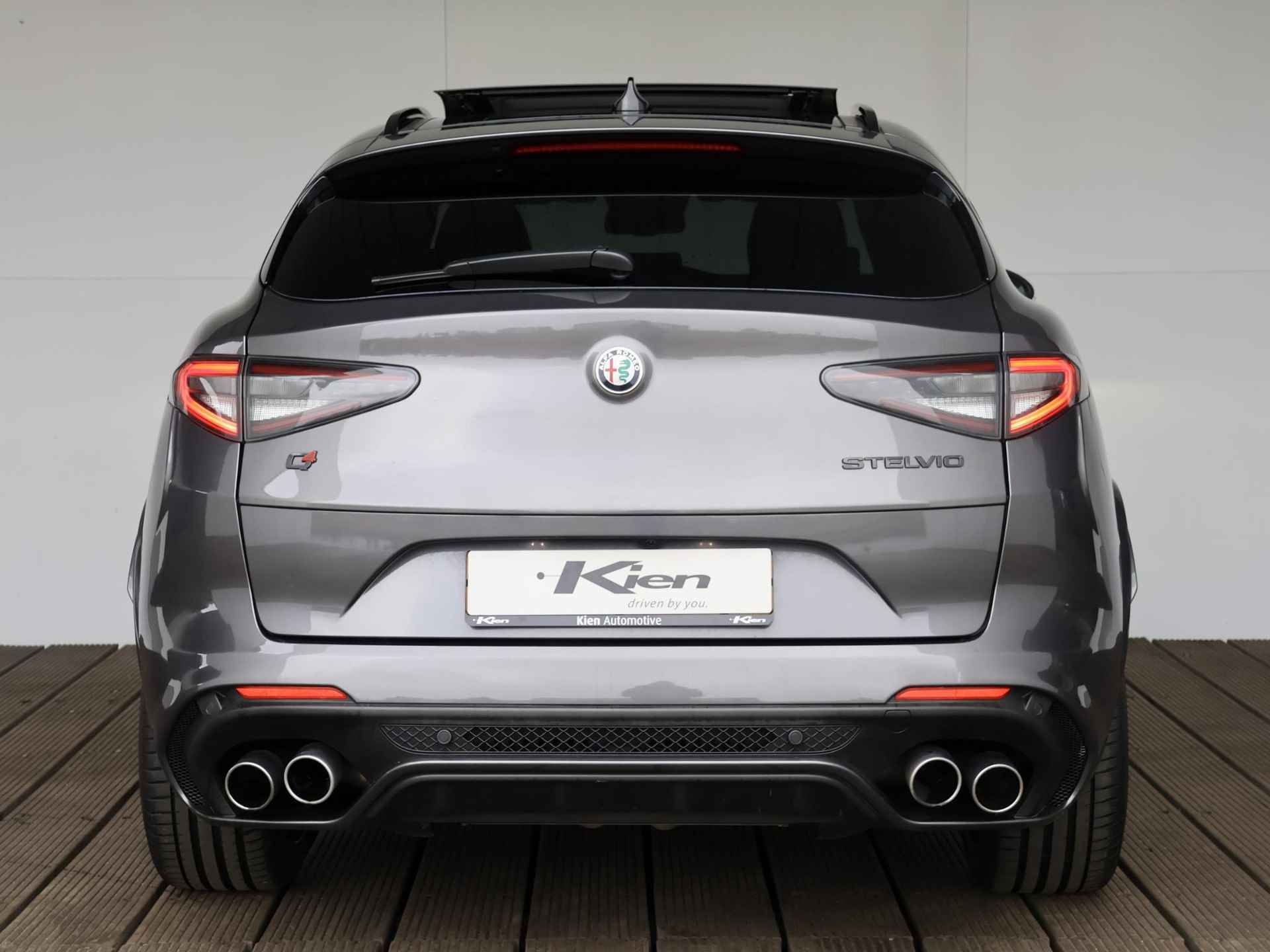 Alfa Romeo Stelvio 2.9 V6 AWD Quadrifoglio | 510 PK | Pano | Stoel- en stuurverwarming voor + achter | - 18/48