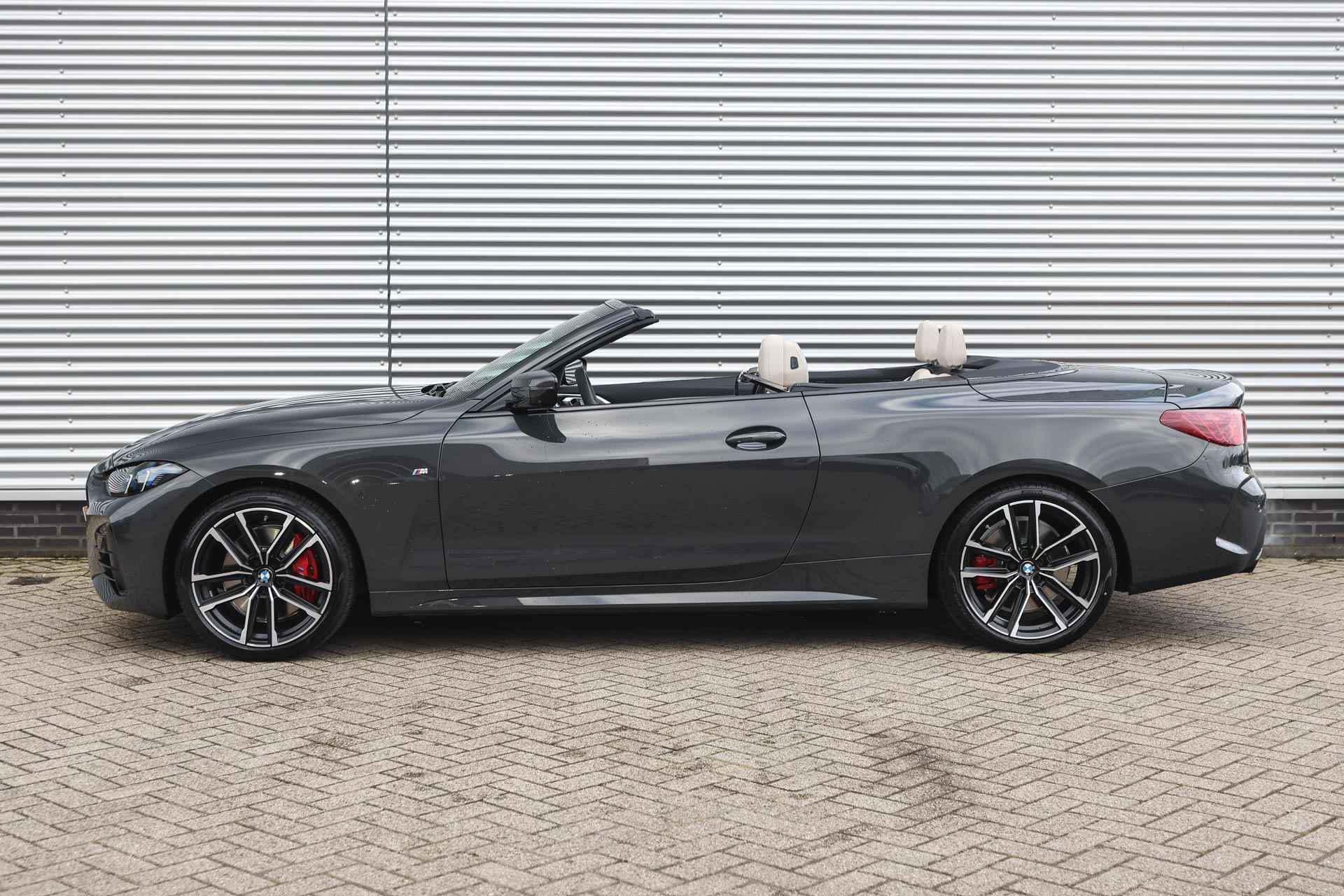 BMW 4 Serie Cabrio 430i xDrive High Executive M Sport Automaat / Live Cockpit Professional / Harman Kardon / Active Cruise Control / Air Collar / Stoelverwarming / Adaptieve LED / Verwarmd stuurwiel - 4/37