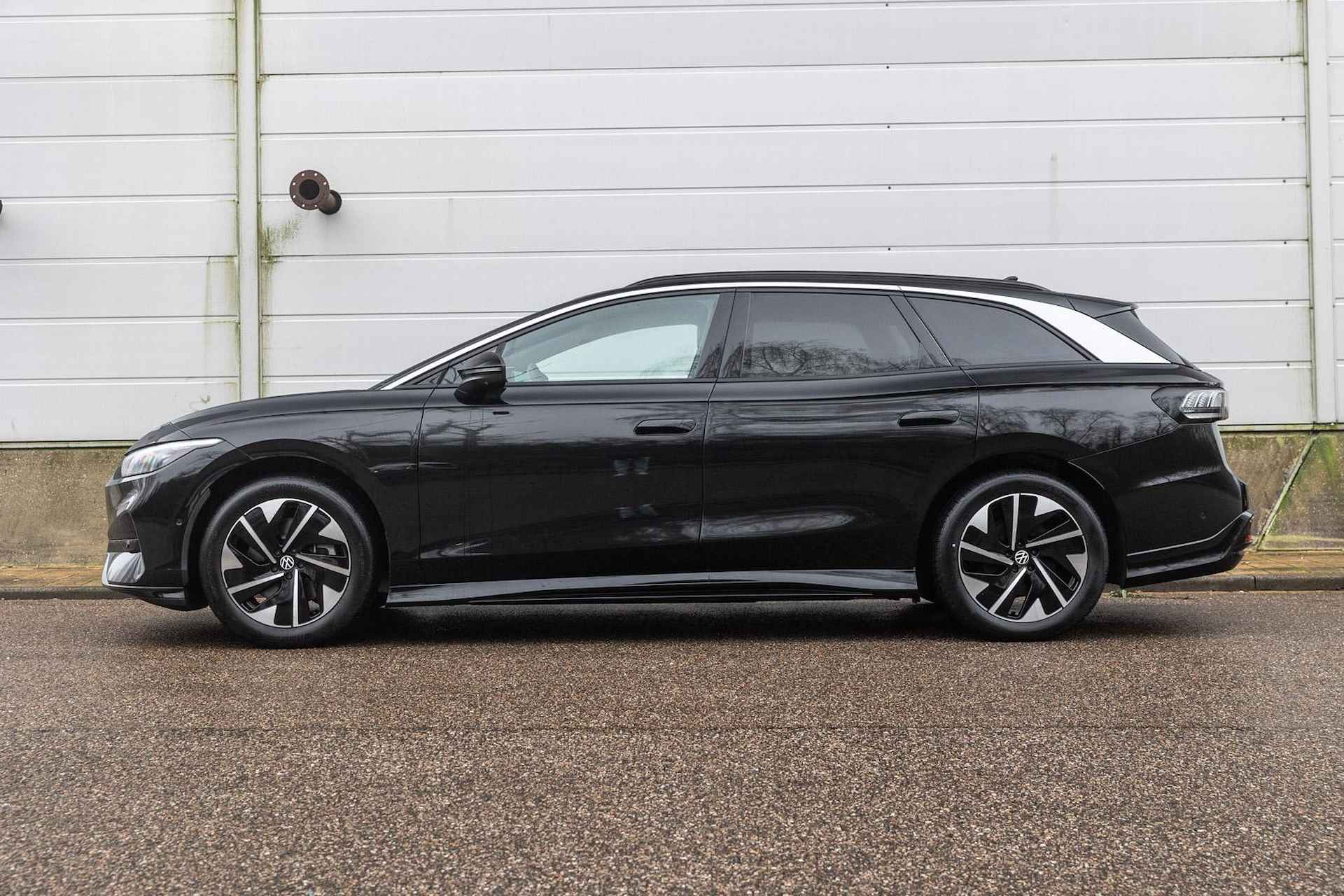 Volkswagen ID.7 Tourer 286pk Pro Business 77 kWh | 19" Velgen | Achterbank Verwarmd - 11/51