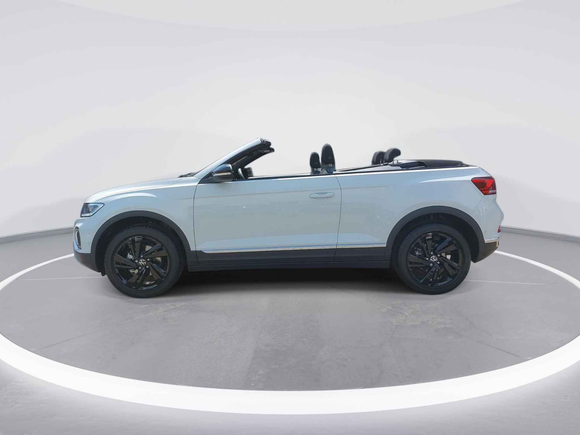 Volkswagen T-Roc Cabrio Style 1.0 TSI 85 kW / 115 pk 6 versn. Hand · Black style pakket · Comfort pakket · Multimedia pakket · - 3/15