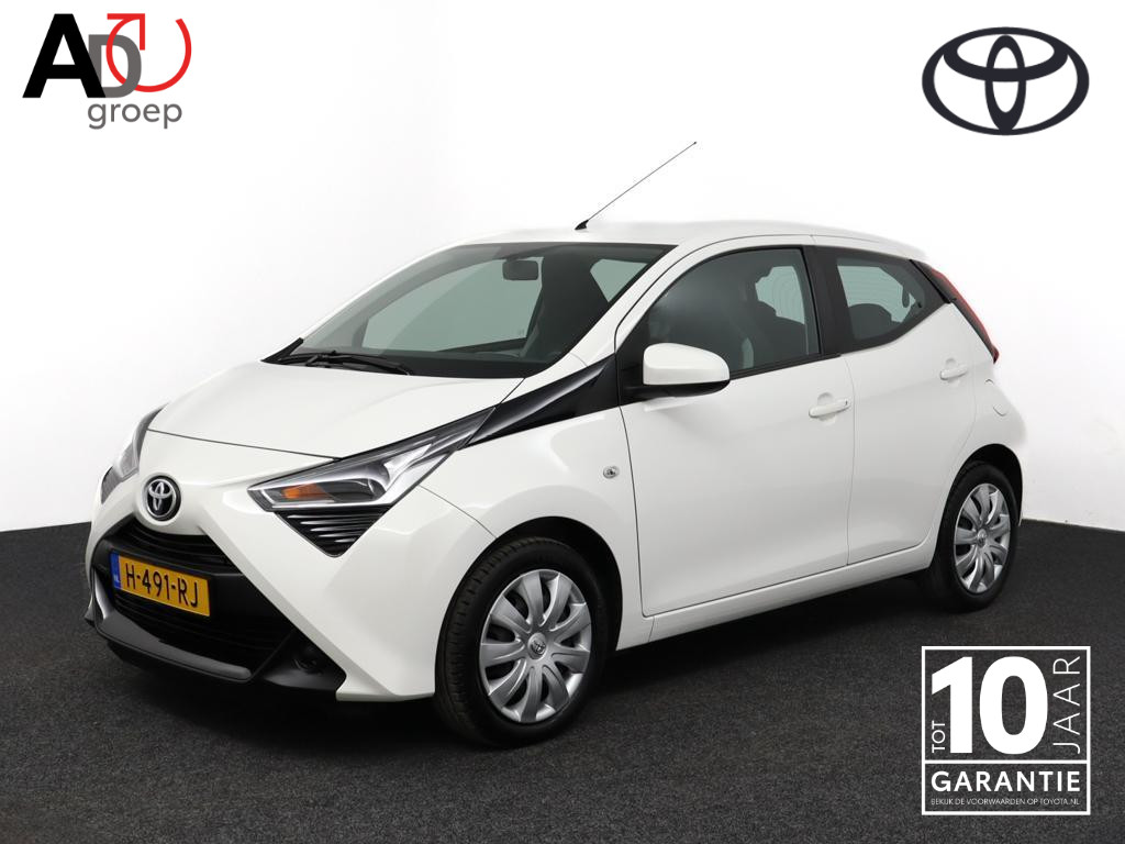 Toyota Aygo 1.0 VVT-i x-play | Camera achter | Airco | Navigatie | Bluetooth |