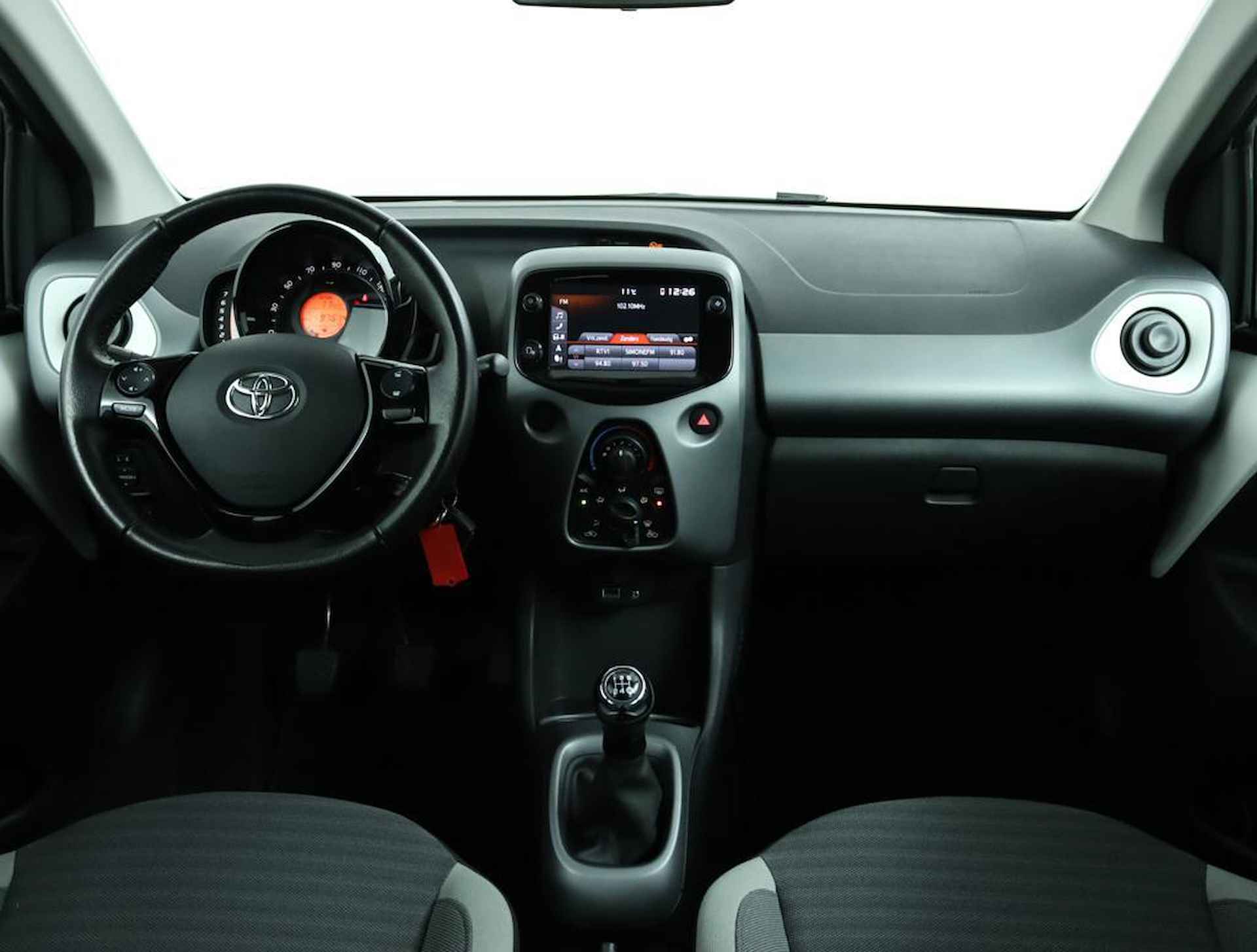 Toyota Aygo 1.0 VVT-i x-play | Camera achter | Airco | Navigatie | Bluetooth | - 4/51