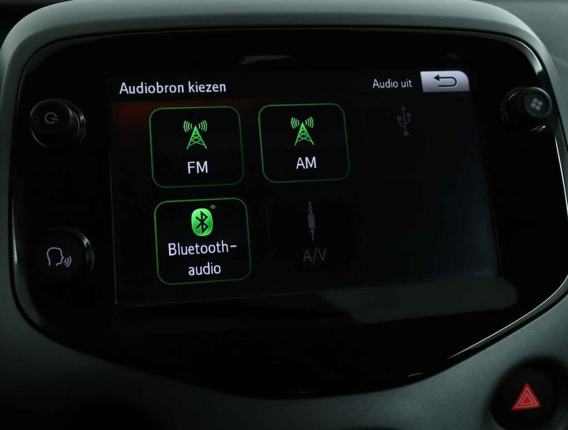 Toyota Aygo 1.0 VVT-i x-play | Camera achter | Airco | Navigatie | Bluetooth | - 46/51