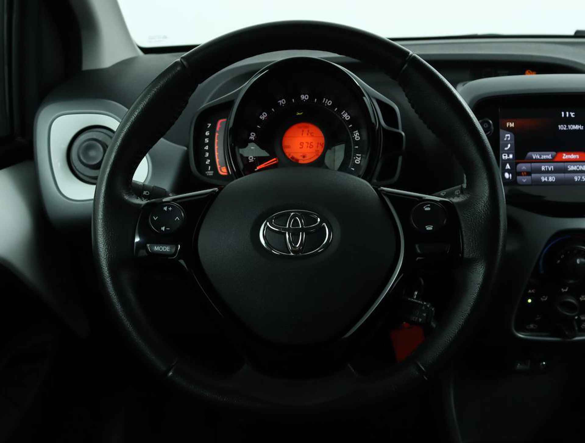 Toyota Aygo 1.0 VVT-i x-play | Camera achter | Airco | Navigatie | Bluetooth | - 50/51