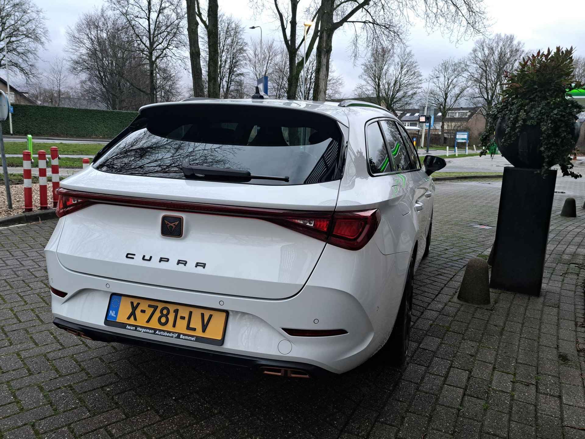 CUPRA Leon Sportstourer 1.4 e-Hybrid VZ Adrenaline | Sfeerverlichting | Keyless | Elektr. Stoelen + Memory | Stuur+Stoelverw.| DCC | Carplay | Navi | Camera - 6/31