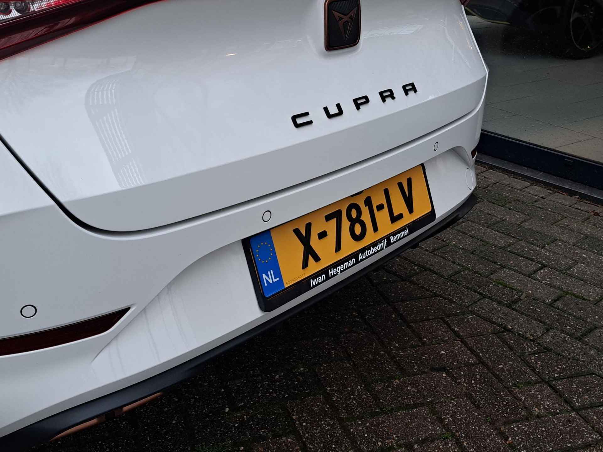 CUPRA Leon Sportstourer 1.4 e-Hybrid VZ Adrenaline | Sfeerverlichting | Keyless | Elektr. Stoelen + Memory | Stuur+Stoelverw.| DCC | Carplay | Navi | Camera - 11/31