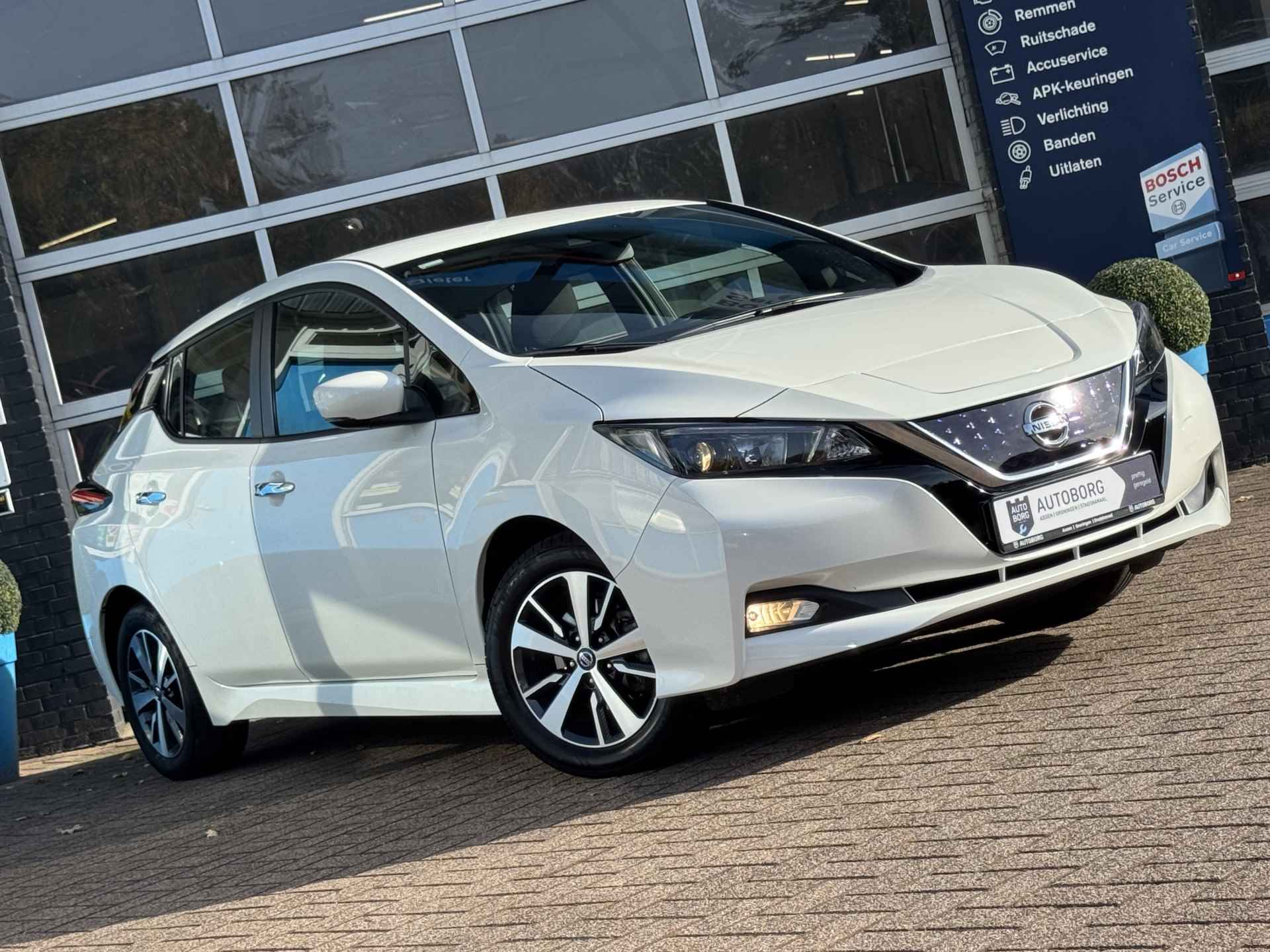 Nissan LEAF *INCLUSIEF LAADPAAL* Acenta 40 kWh | Apple Carplay | Achteruitrijcamera | Cruise Control Adaptief | Rijklaar + 12 Maand BOVAG Garantie - 3/44