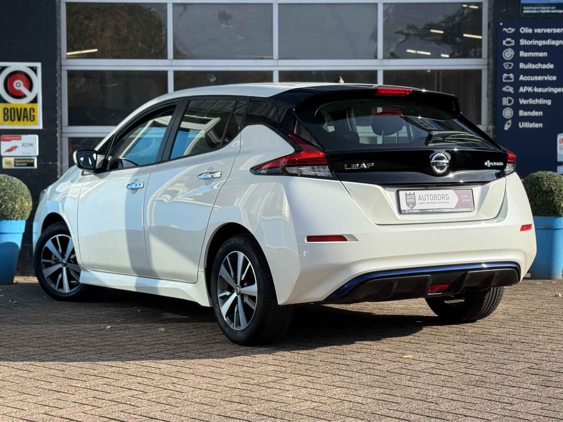 Nissan LEAF *INCLUSIEF LAADPAAL* Acenta 40 kWh | Apple Carplay | Achteruitrijcamera | Cruise Control Adaptief | Rijklaar + 12 Maand BOVAG Garantie - 4/44