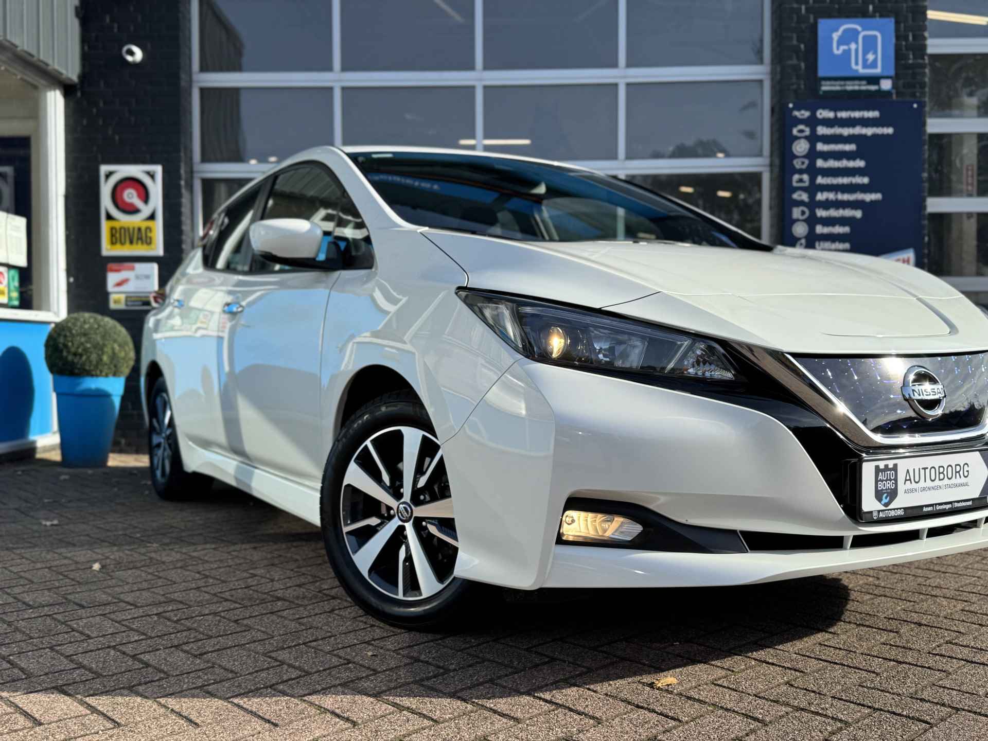 Nissan LEAF *INCLUSIEF LAADPAAL* Acenta 40 kWh | Apple Carplay | Achteruitrijcamera | Cruise Control Adaptief | Rijklaar + 12 Maand BOVAG Garantie - 13/44