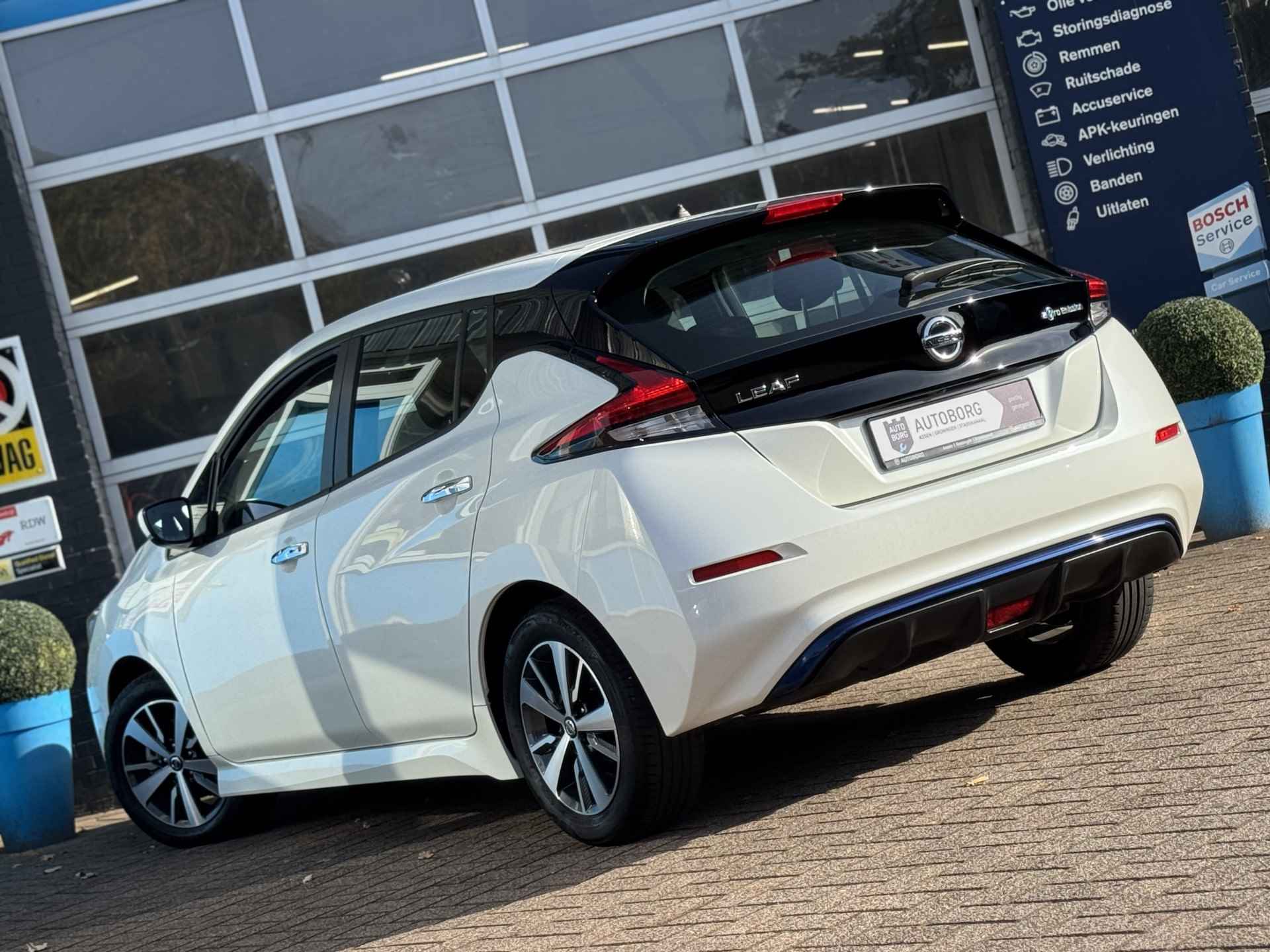 Nissan LEAF *INCLUSIEF LAADPAAL* Acenta 40 kWh | Apple Carplay | Achteruitrijcamera | Cruise Control Adaptief | Rijklaar + 12 Maand BOVAG Garantie - 38/44