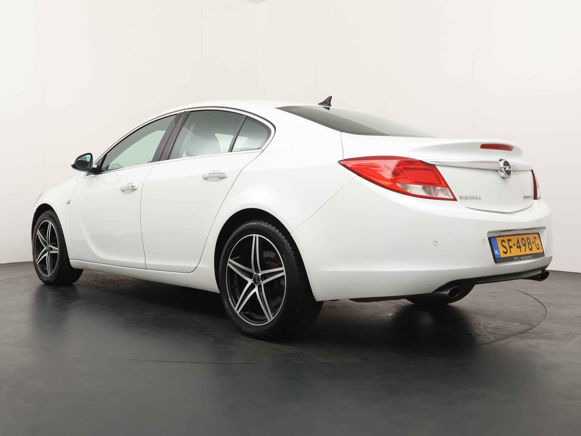 Opel Insignia 5drs 2.0 T Edition 4x4 220PK Navigatie|Cruise controle| Airco - 4/21