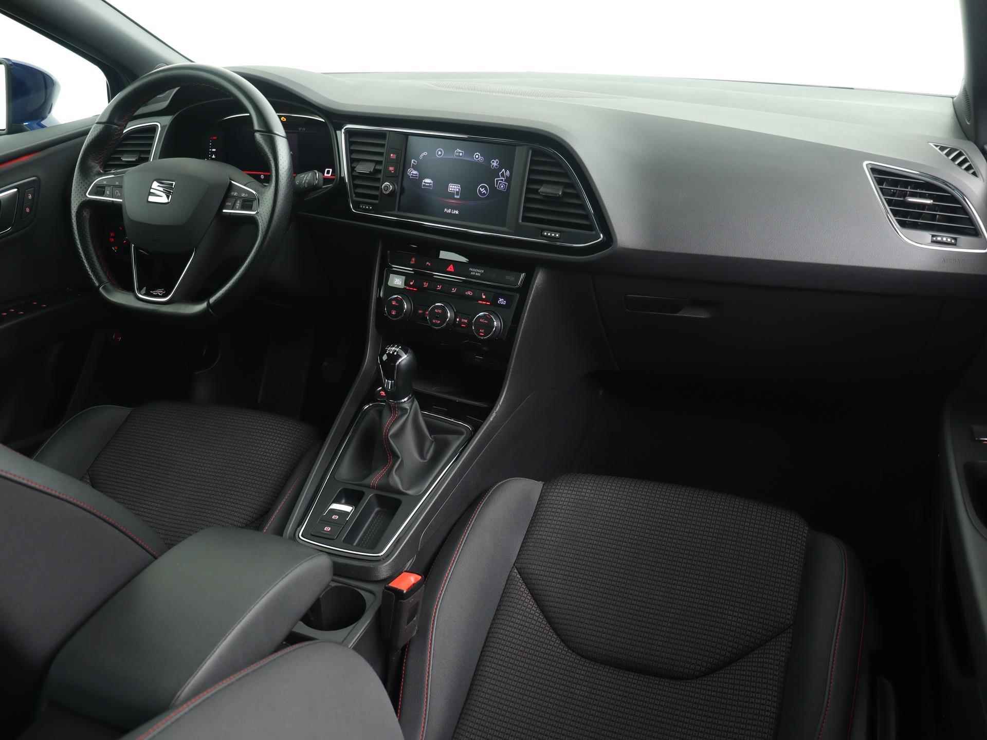 SEAT Leon 1.0 TSI 115 PK FR Ultimate Edition | Stoelverwarming | Virtual Cockpit | Getint Glas | LED | 17" | - 24/49