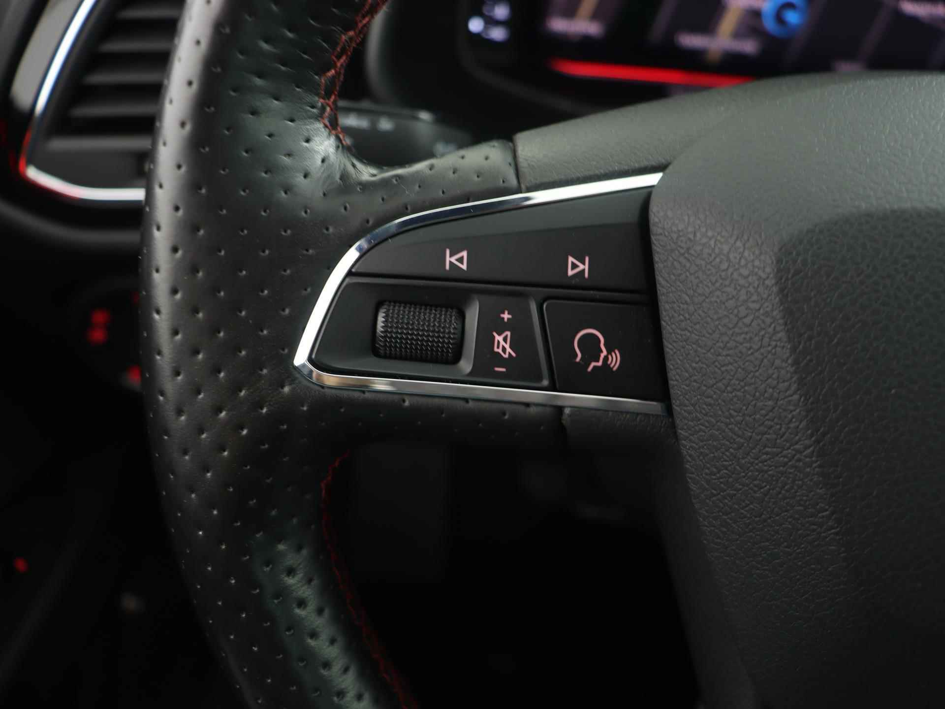 SEAT Leon 1.0 TSI 115 PK FR Ultimate Edition | Stoelverwarming | Virtual Cockpit | Getint Glas | LED | 17" | - 29/49