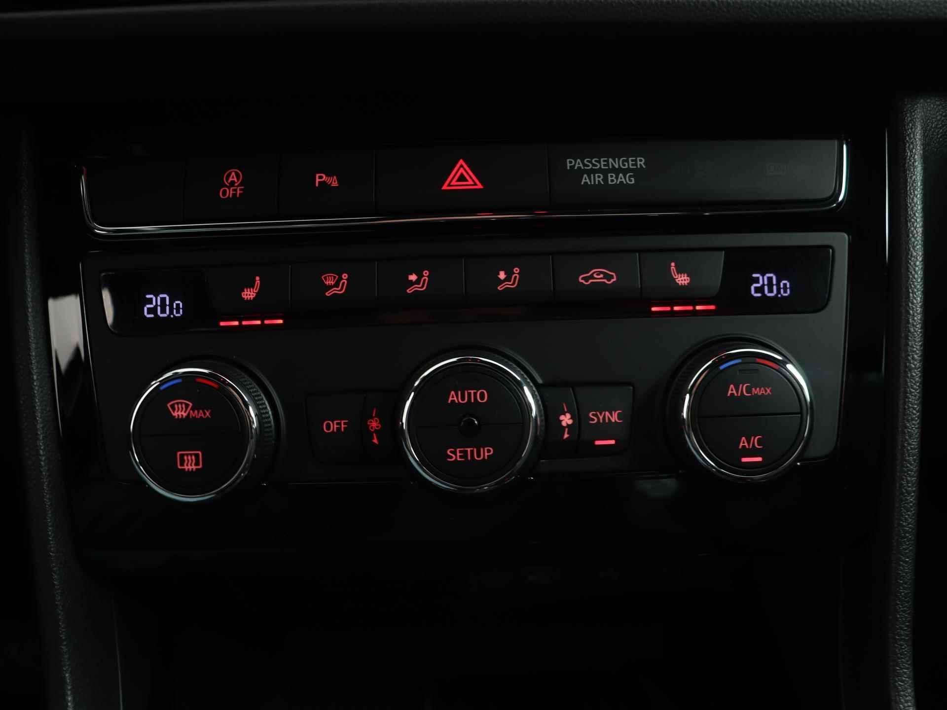 SEAT Leon 1.0 TSI 115 PK FR Ultimate Edition | Stoelverwarming | Virtual Cockpit | Getint Glas | LED | 17" | - 46/49