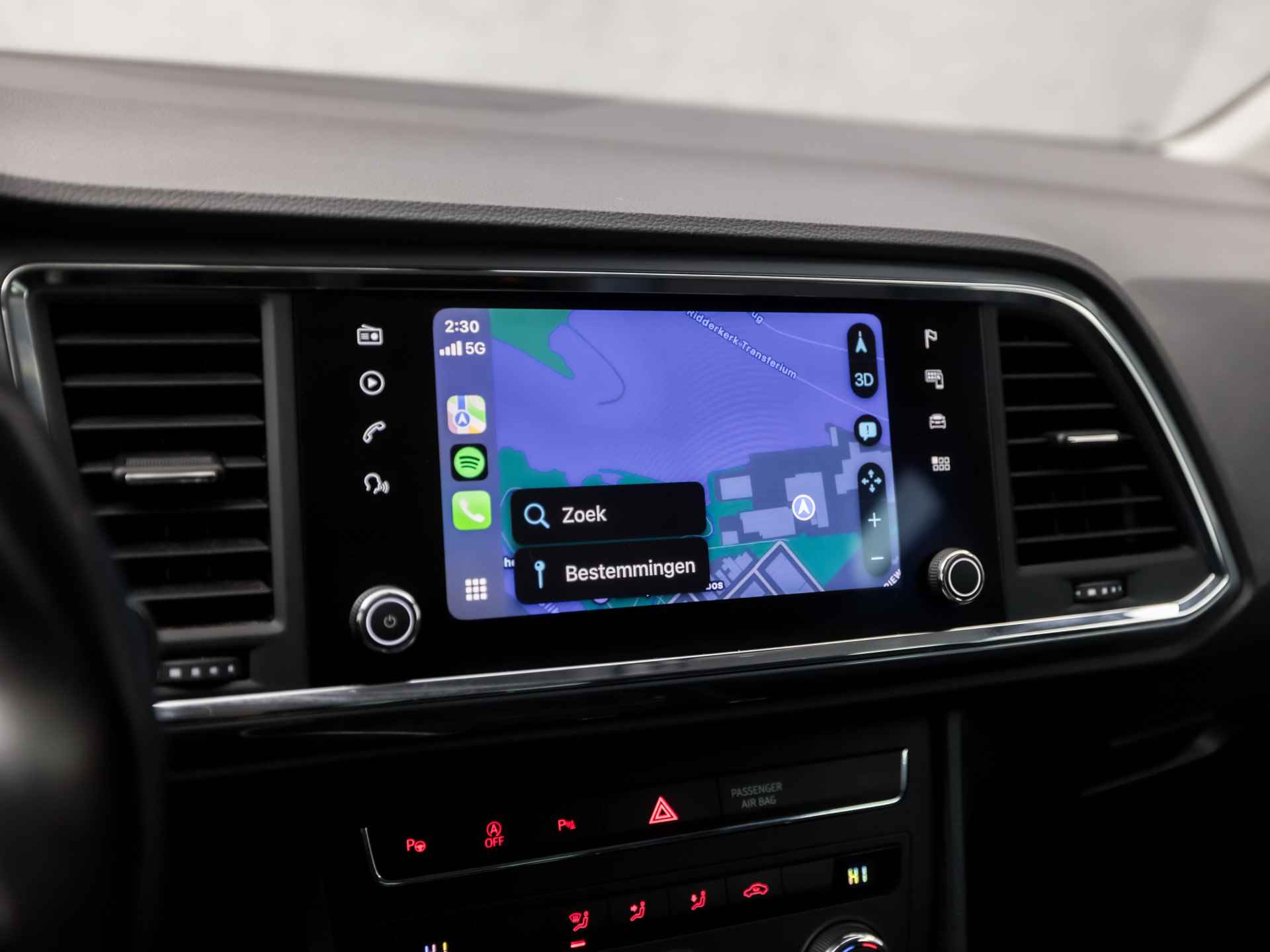 SEAT Ateca 1.0 TSI Intense (APPLE CARPLAY, NAVIGATIE, CLIMATE, CAMERA, LED KOPLAMPEN, GETINT GLAS, SPORTSTOELEN, PARKEERSENSOREN, TREKHAAK, NIEUWE APK, NIEUWSTAAT) - 22/33