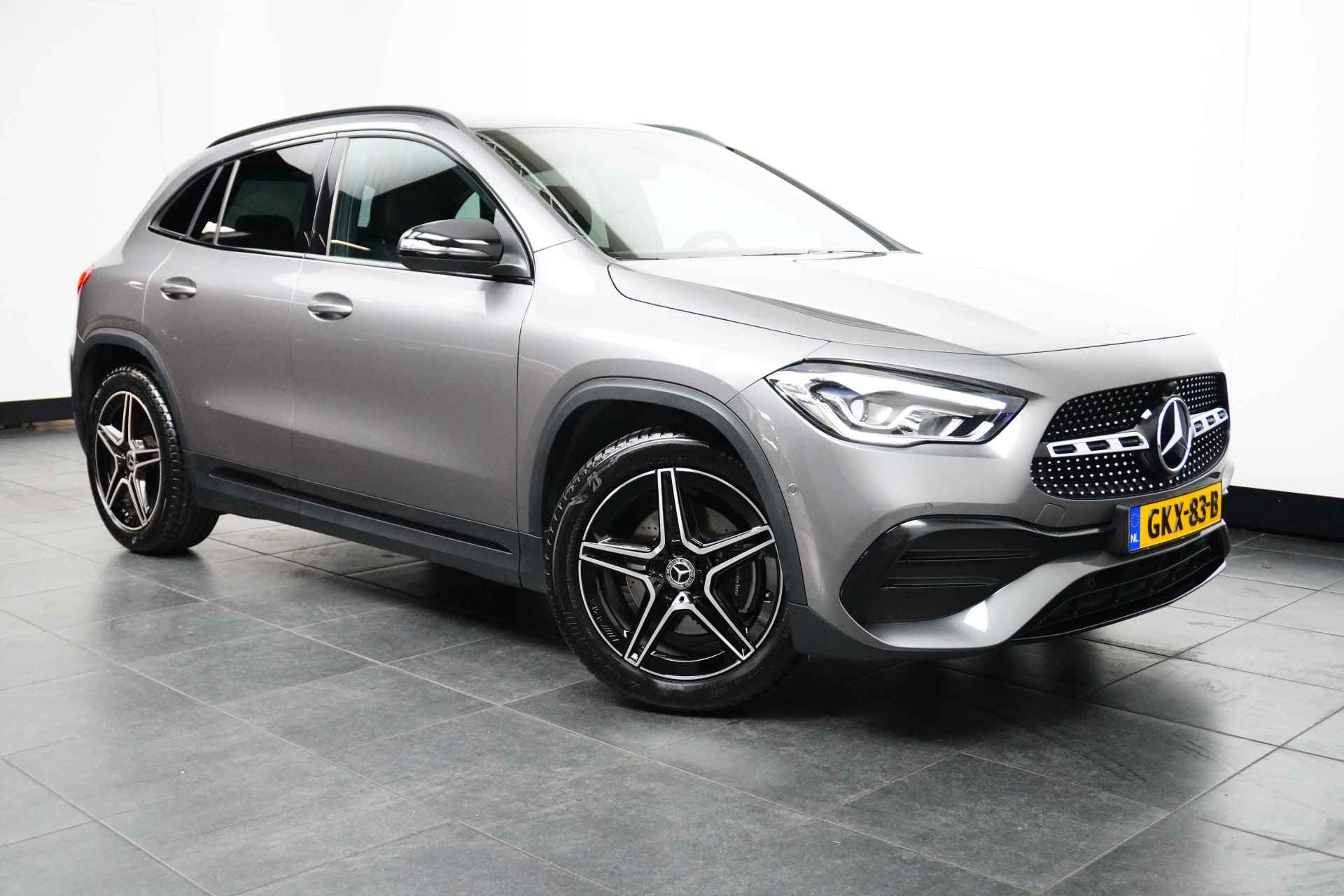 Mercedes-Benz GLA 180 AMG Line | Stoelverwarming | Camera | Getint glas | - 4/28