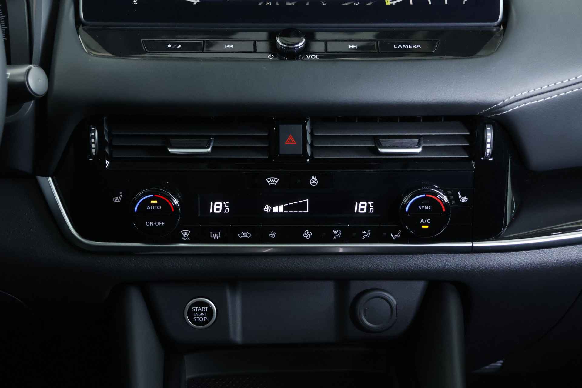 Nissan QASHQAI 1.3 MHEV Xtronic N-Connecta / Panorama / LED / Navi / CarPlay / Cam - 17/35