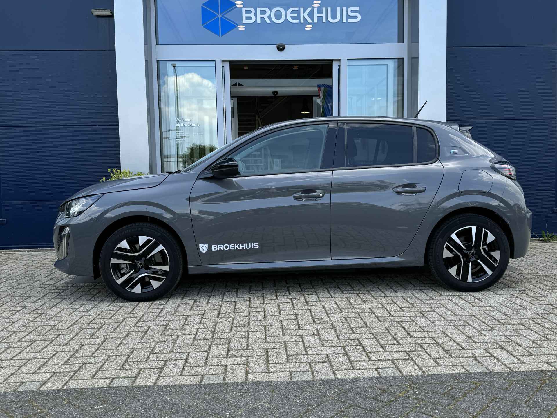 Peugeot e-208 Style 50 kWh | Warmtepomp | Parkeersensoren V/A | Stoelverwarming | Keyless | Navigatie - 9/39