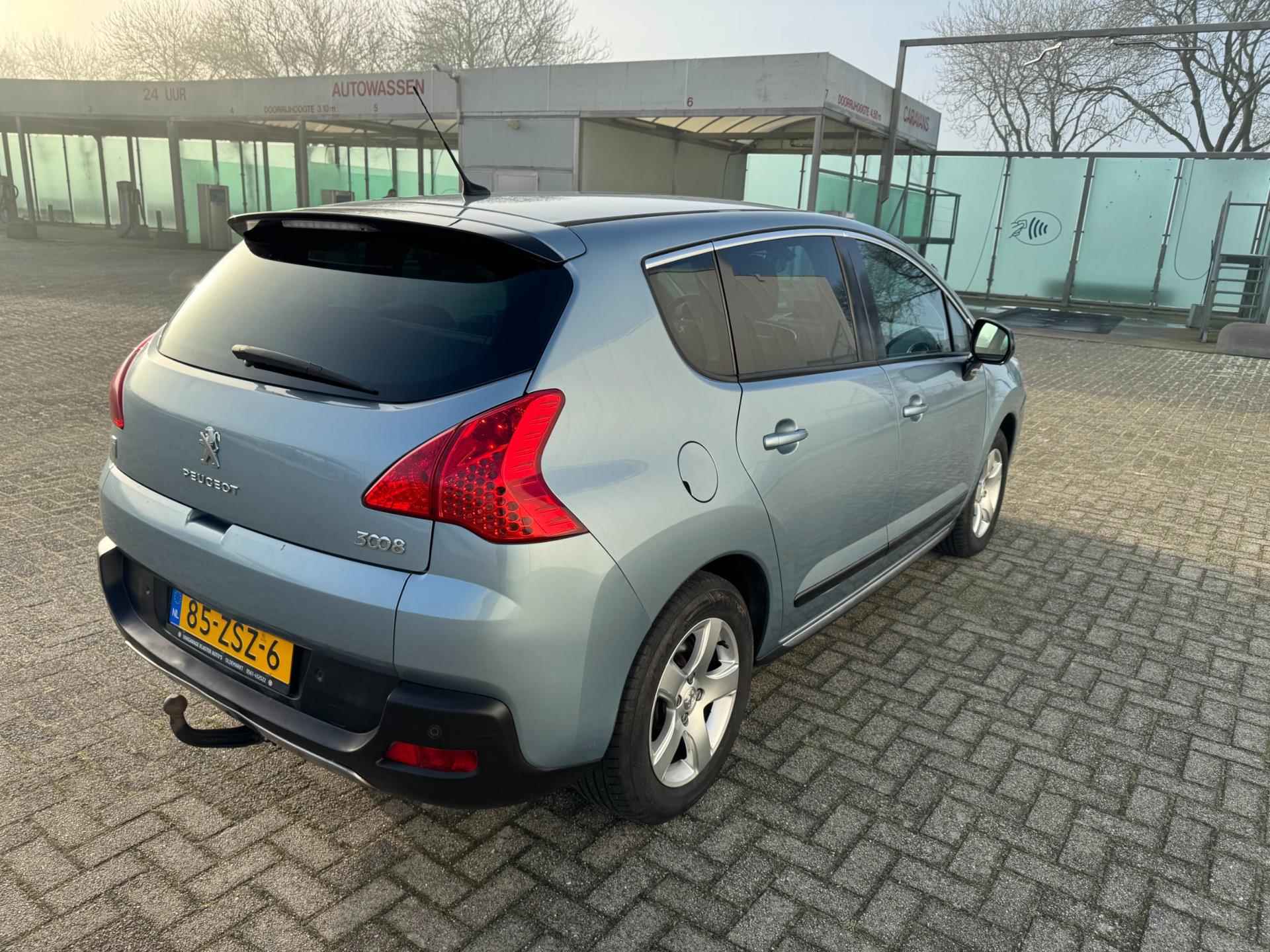 Peugeot 3008 2.0 HDiF HYbrid4 Blue Lease , automaat , trekhaak - 23/31