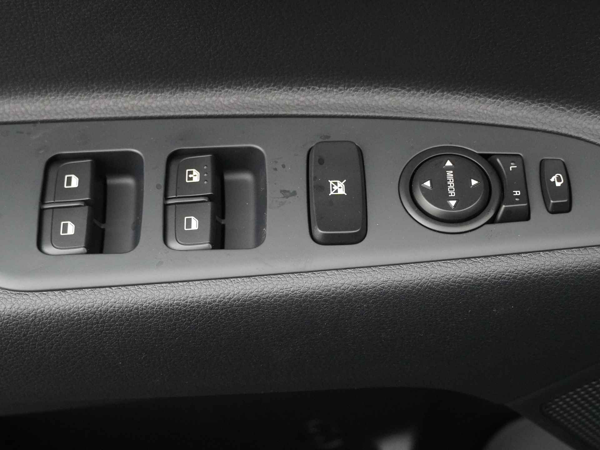 Kia Stonic 1.0 T-GDi MHEV DynamicPlusLine - Navigatie - Led Koplampen - Apple CarPlay/Android Auto - Cruise Control - Fabrieksgarantie tot 2031 - 22/48