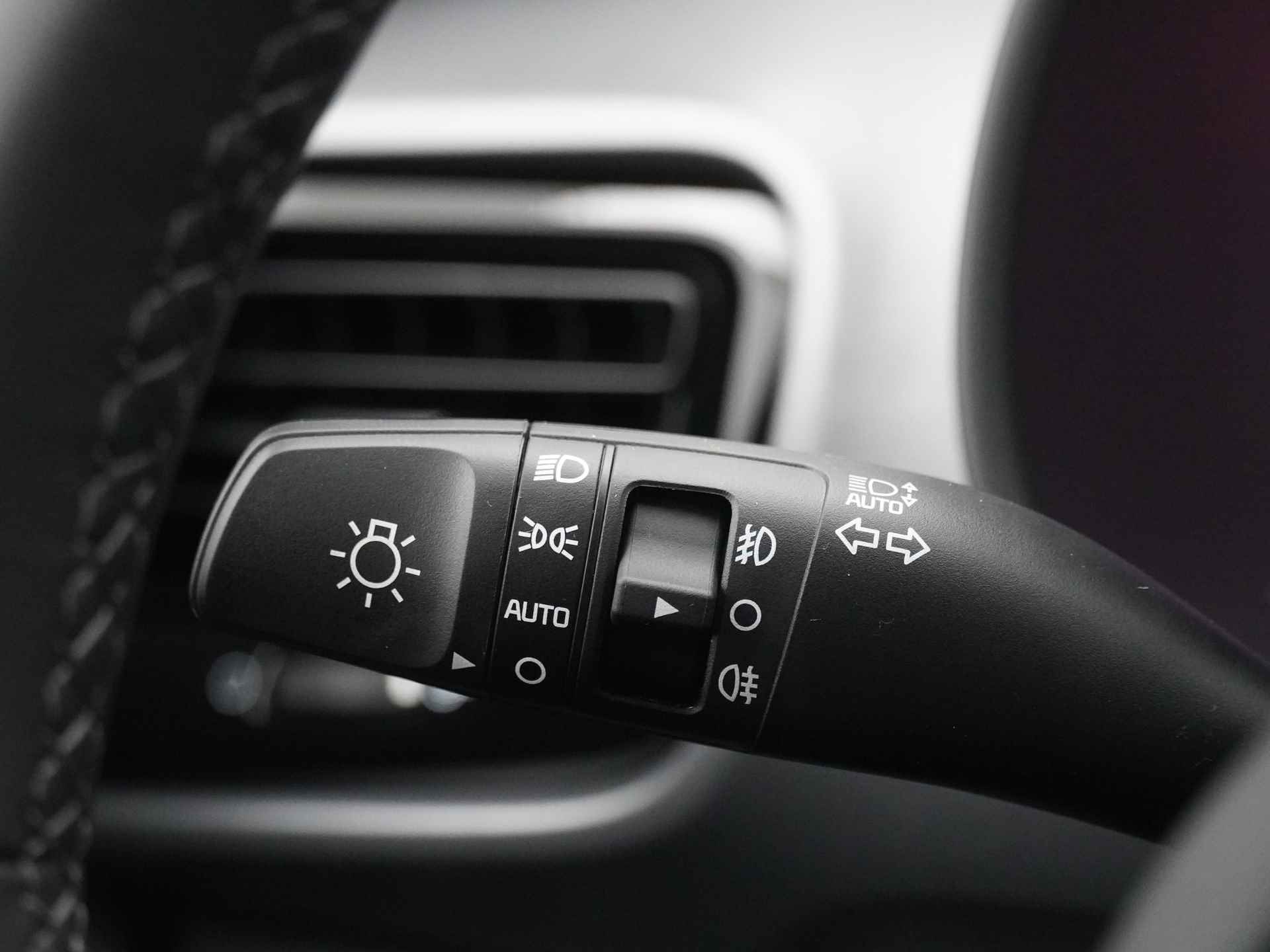 Kia Stonic 1.0 T-GDi MHEV DynamicPlusLine - Navigatie - Led Koplampen - Apple CarPlay/Android Auto - Cruise Control - Fabrieksgarantie tot 2031 - 26/48