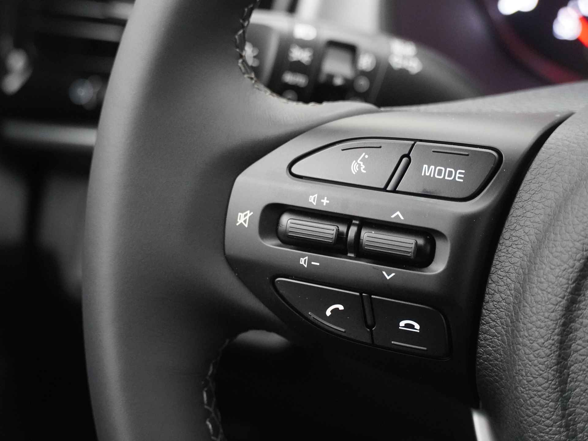 Kia Stonic 1.0 T-GDi MHEV DynamicPlusLine - Navigatie - Led Koplampen - Apple CarPlay/Android Auto - Cruise Control - Fabrieksgarantie tot 2031 - 28/48